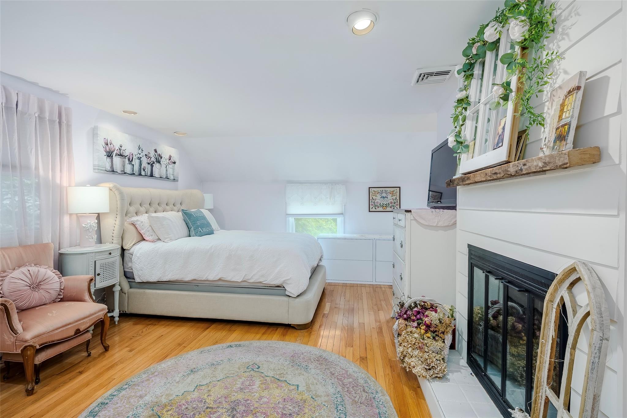 Single Family Main  Suffolk County, NY 11768, MLS-868958-13