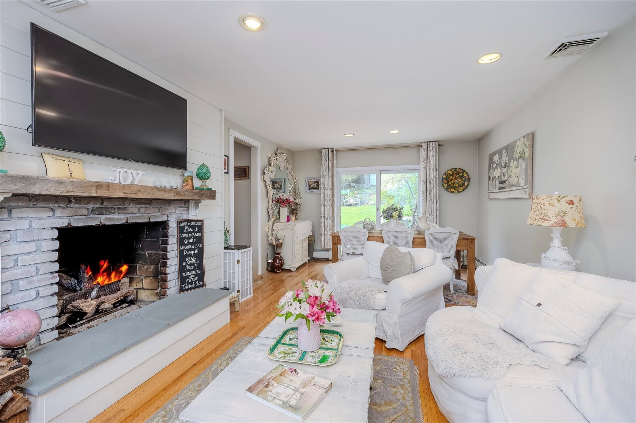Single Family Main  Suffolk County, NY 11768, MLS-868958-2