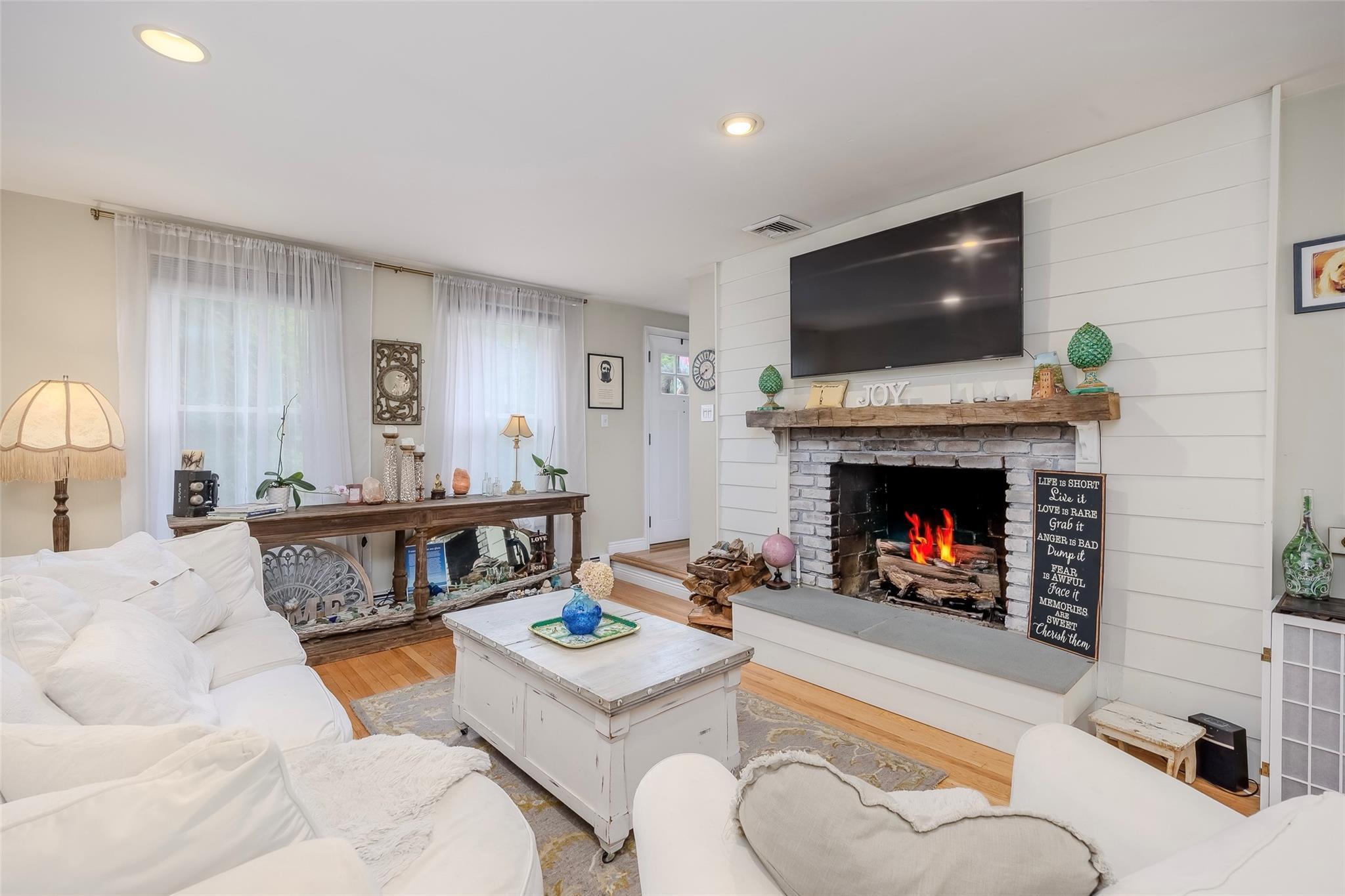 Single Family Main  Suffolk County, NY 11768, MLS-868958-3
