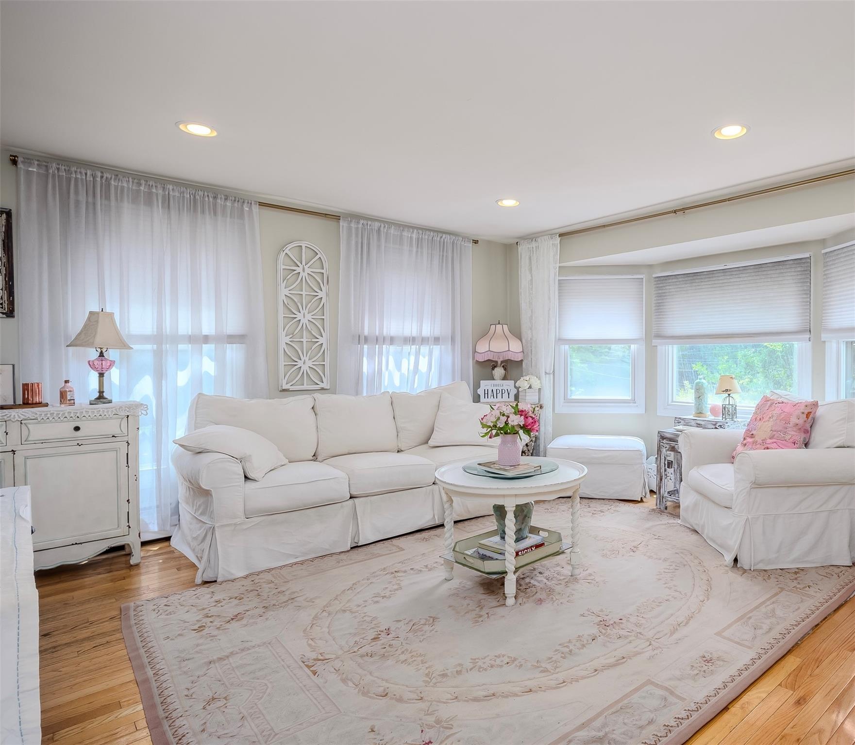 Single Family Main  Suffolk County, NY 11768, MLS-868958-8