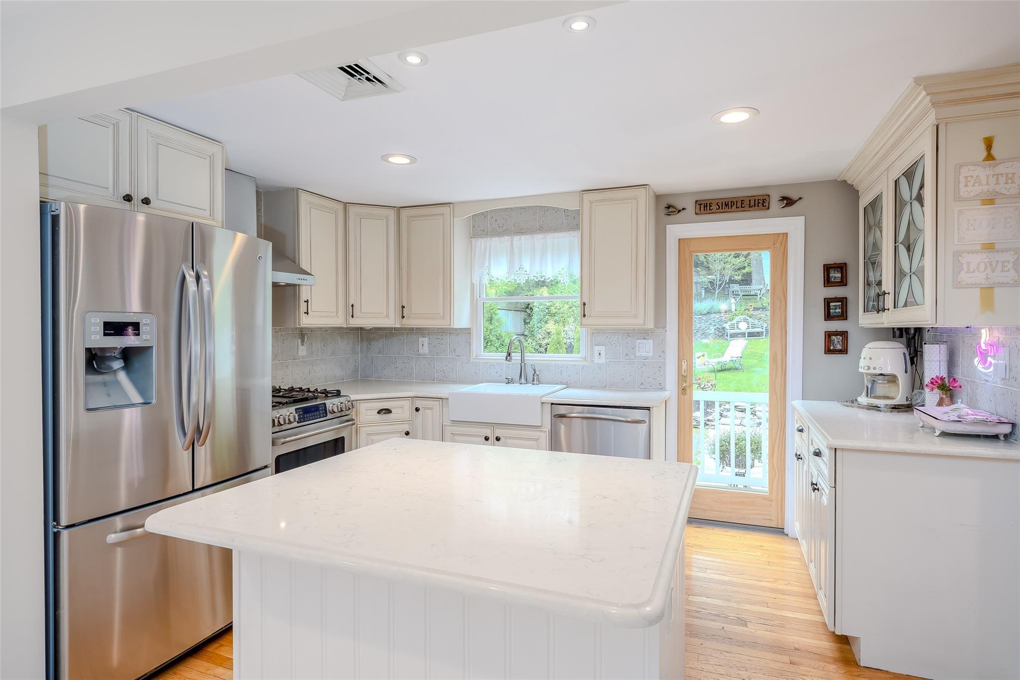 Single Family Main  Suffolk County, NY 11768, MLS-868958-9