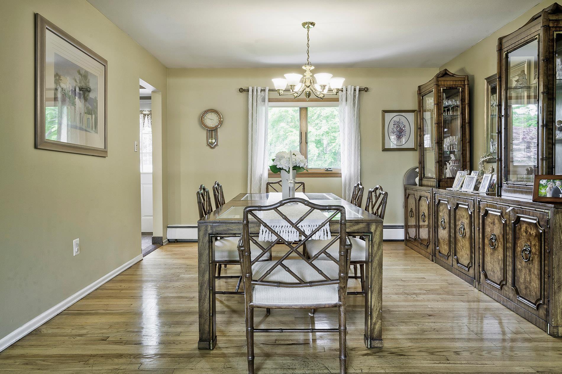 Single Family Glen  Nassau County, NY 11547, MLS-868970-11
