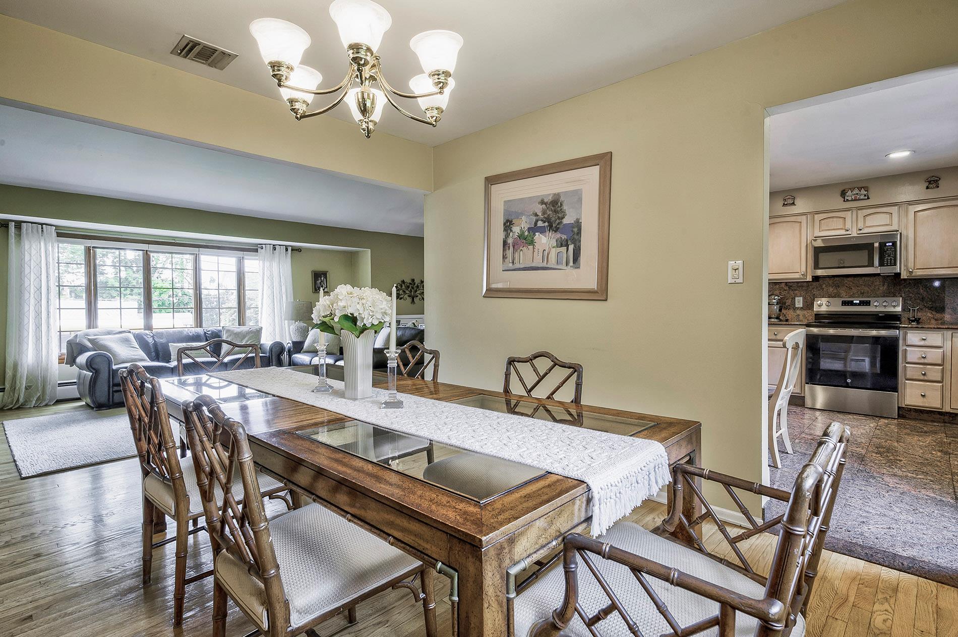 Single Family Glen  Nassau County, NY 11547, MLS-868970-12