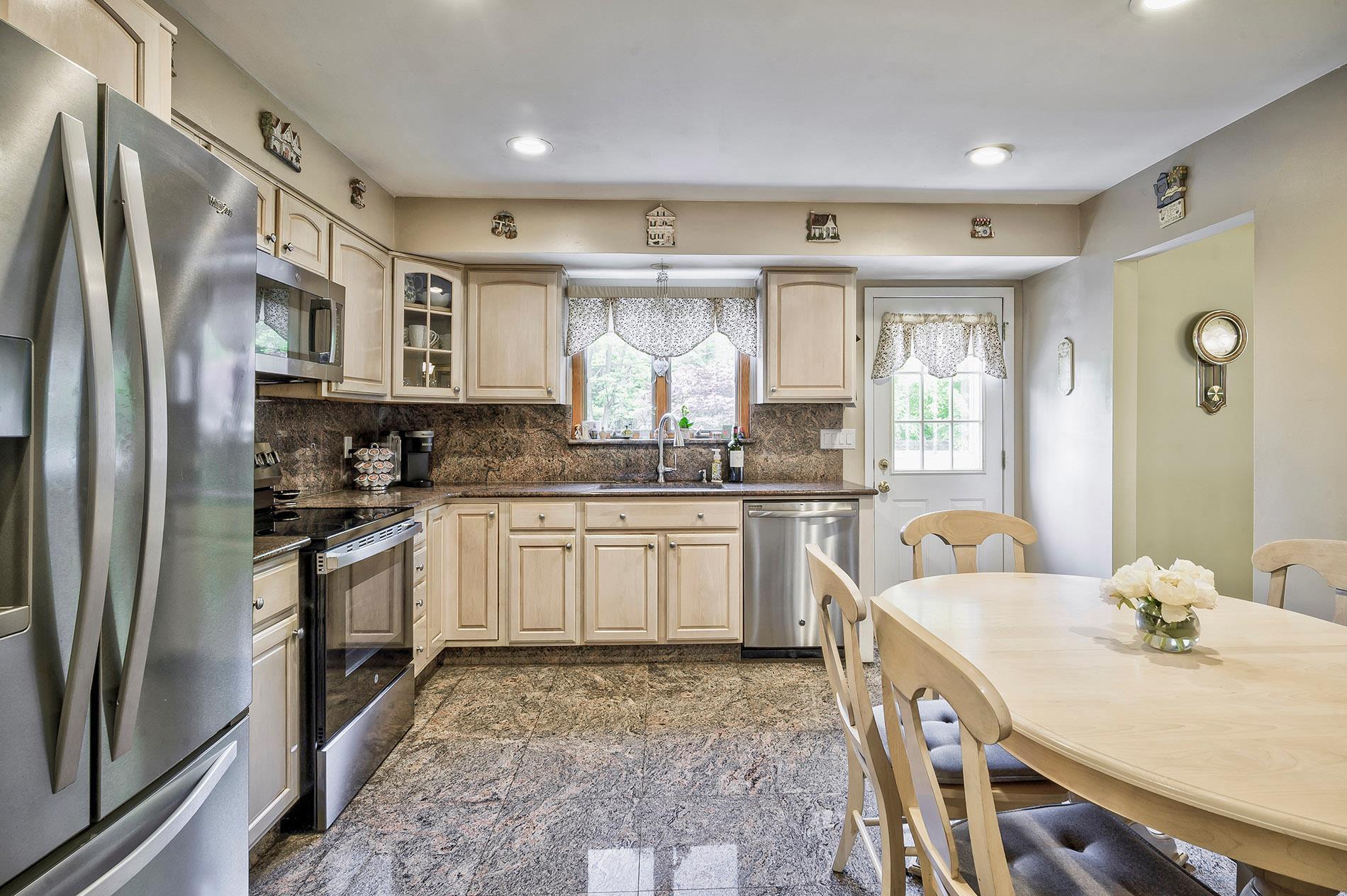 Single Family Glen  Nassau County, NY 11547, MLS-868970-13