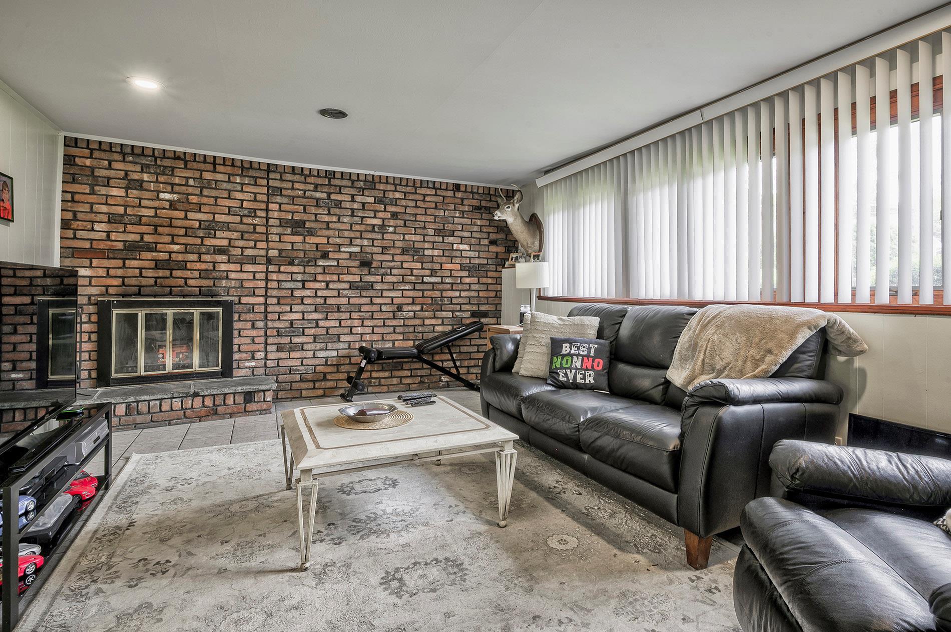 Single Family Glen  Nassau County, NY 11547, MLS-868970-21