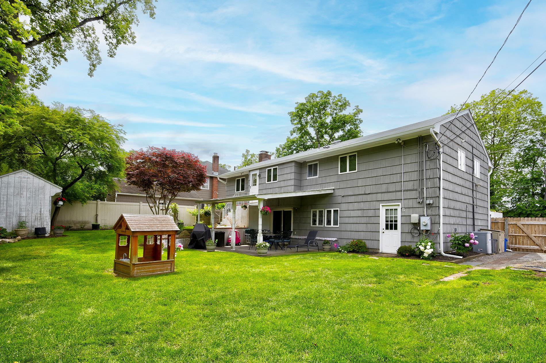 Single Family Glen  Nassau County, NY 11547, MLS-868970-27
