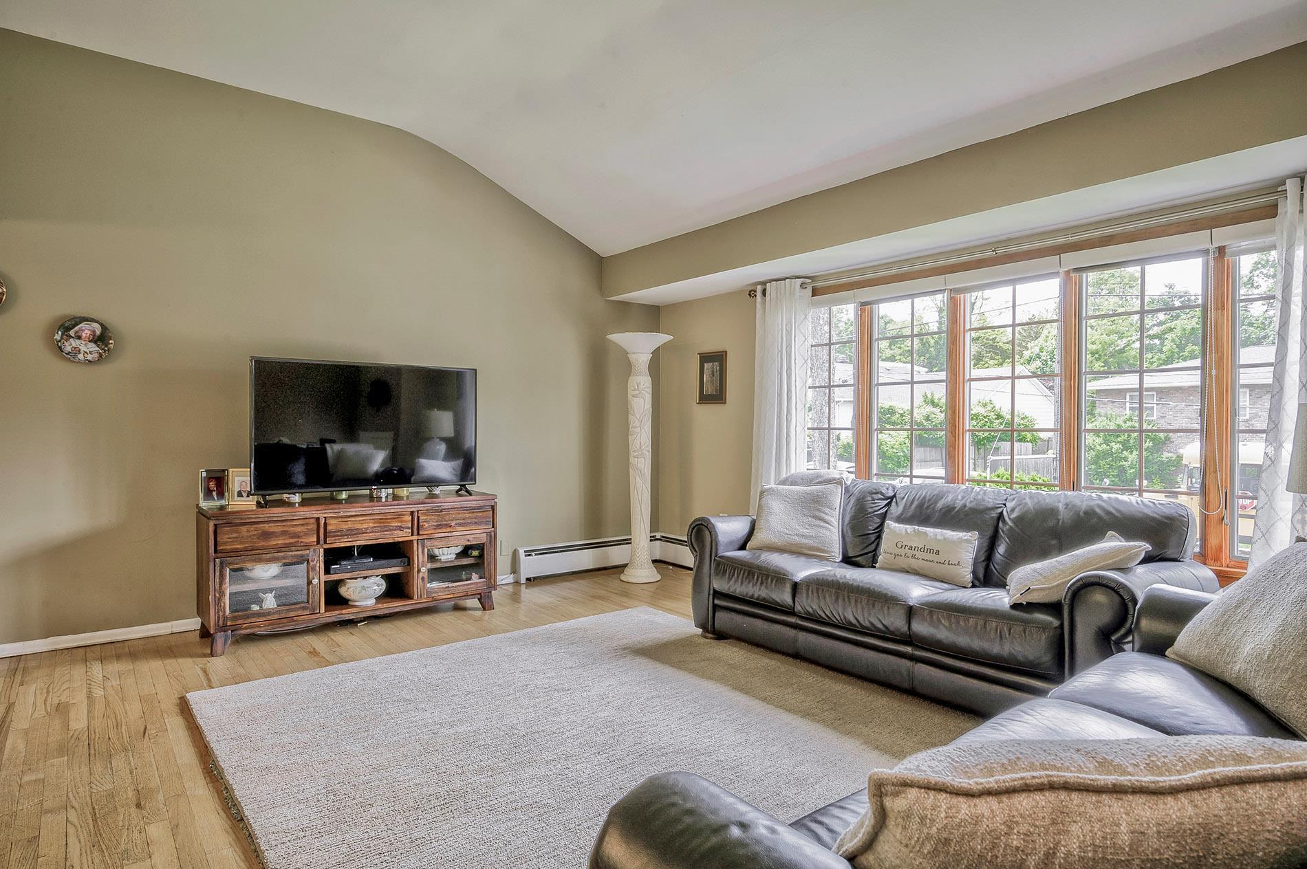 Single Family Glen  Nassau County, NY 11547, MLS-868970-8