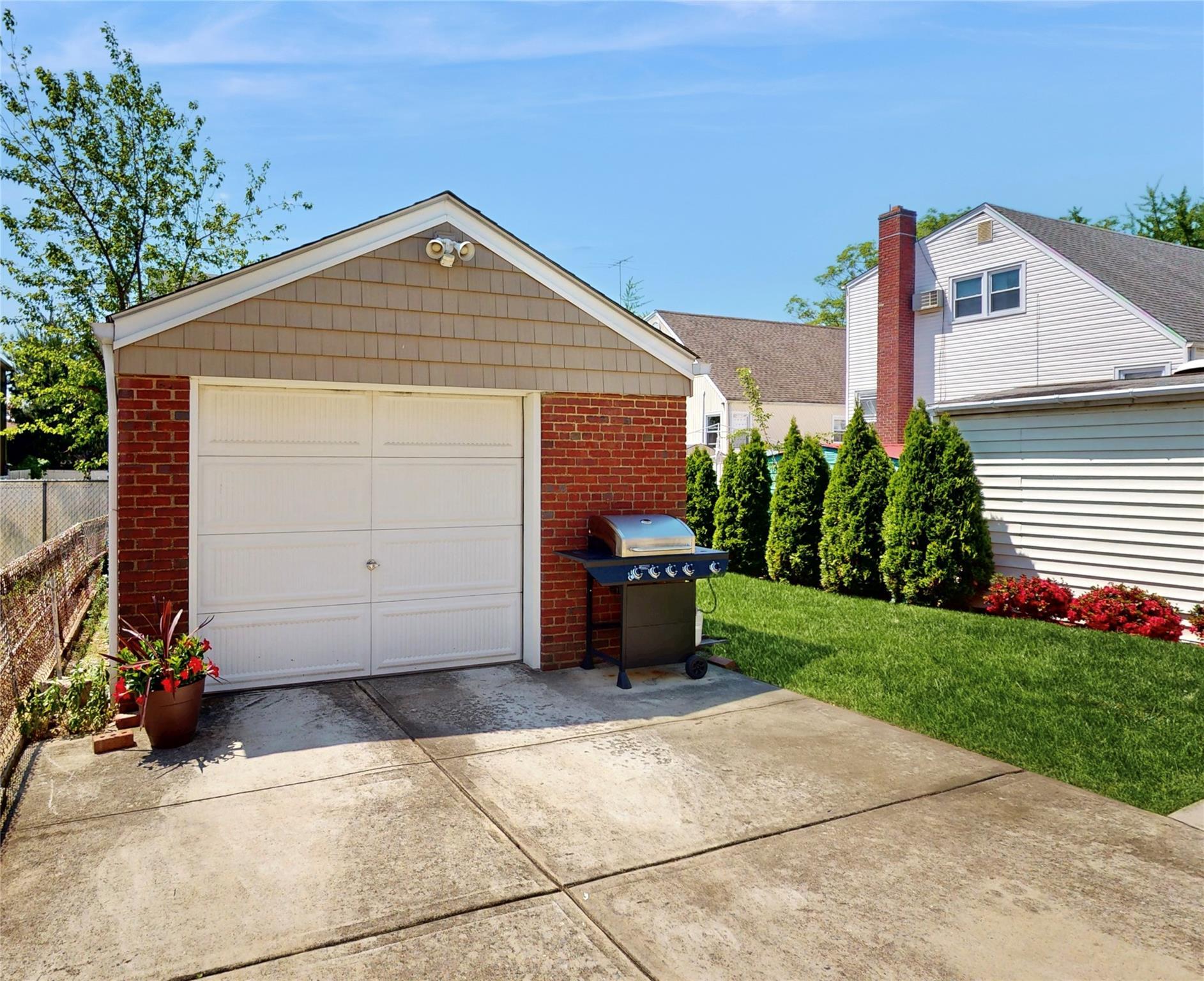 Single Family 261st  Queens, NY 11001, MLS-868974-21