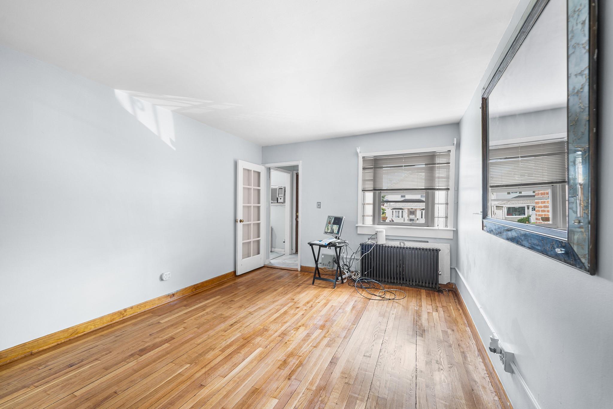 Single Family Springfield  Queens, NY 11428, MLS-868977-4