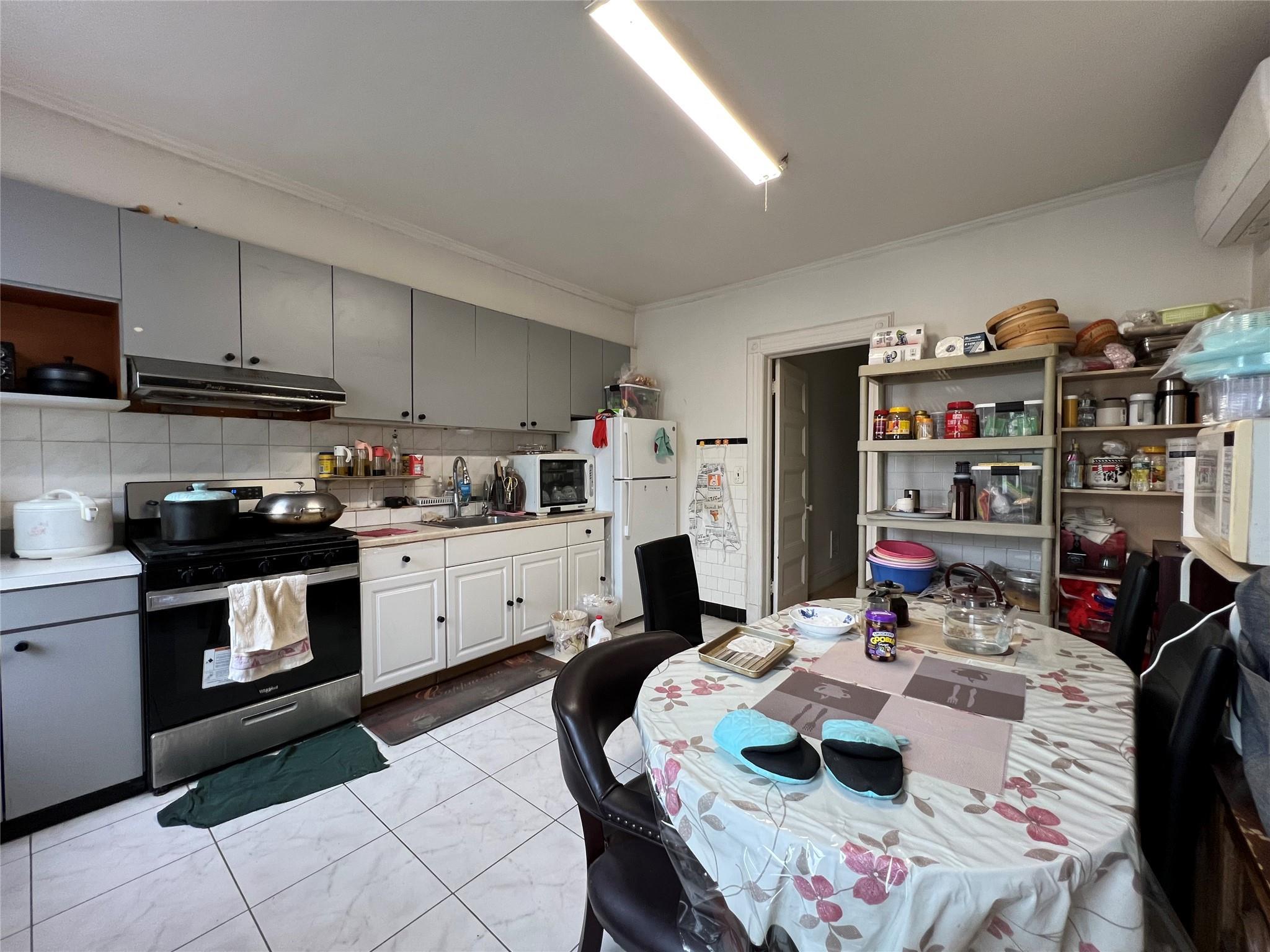 Single Family 79  Queens, NY 11421, MLS-868982-3
