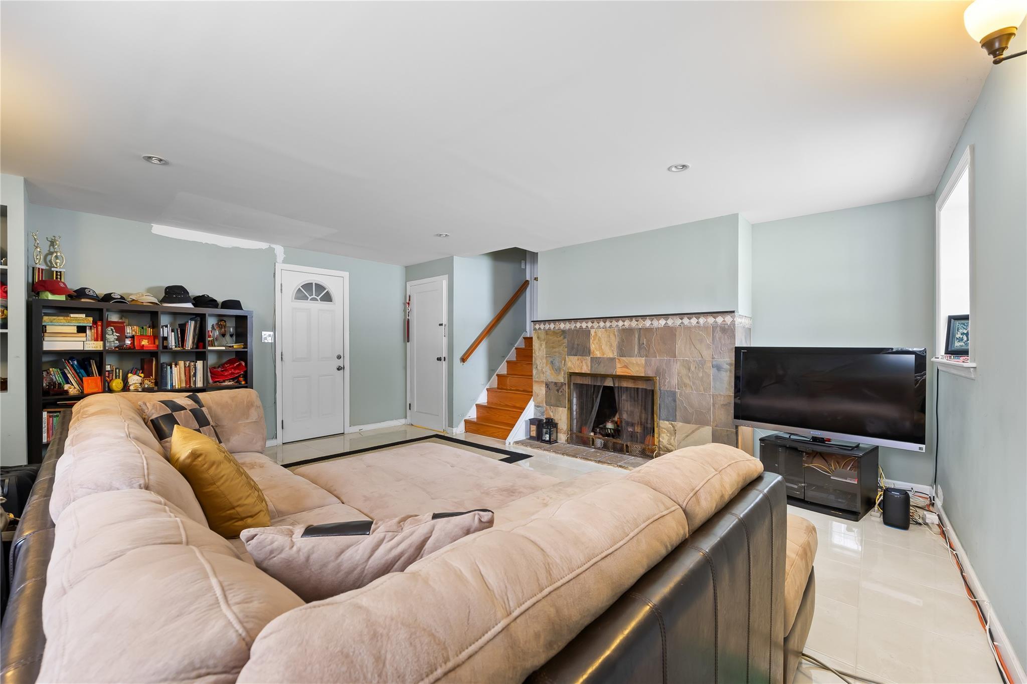 Single Family Garland  Queens, NY 11364, MLS-868993-12