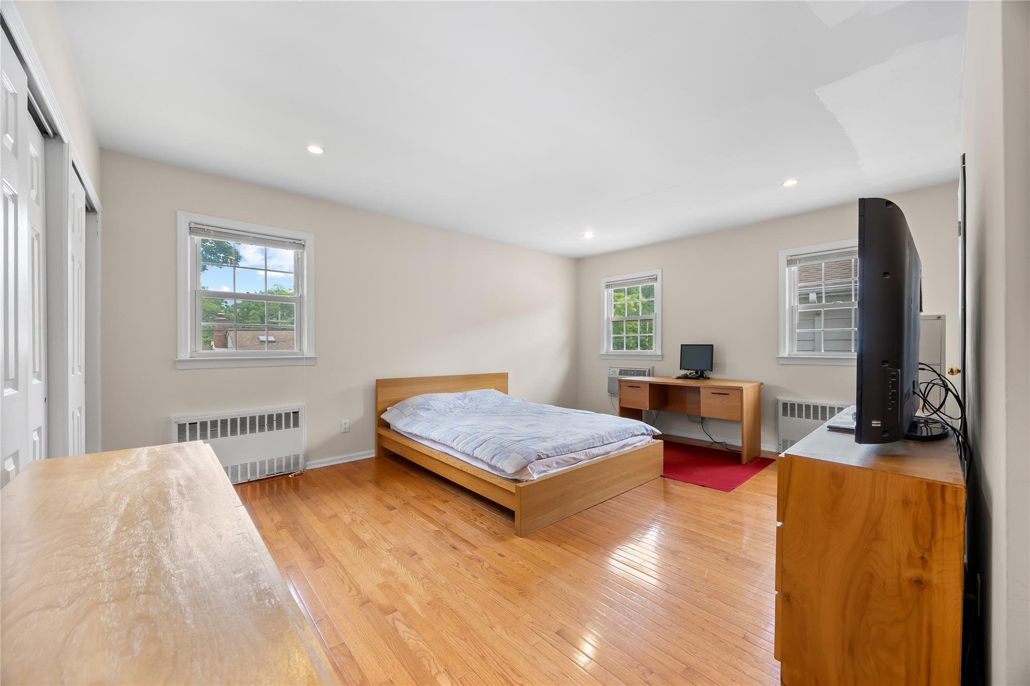 Single Family Garland  Queens, NY 11364, MLS-868993-13