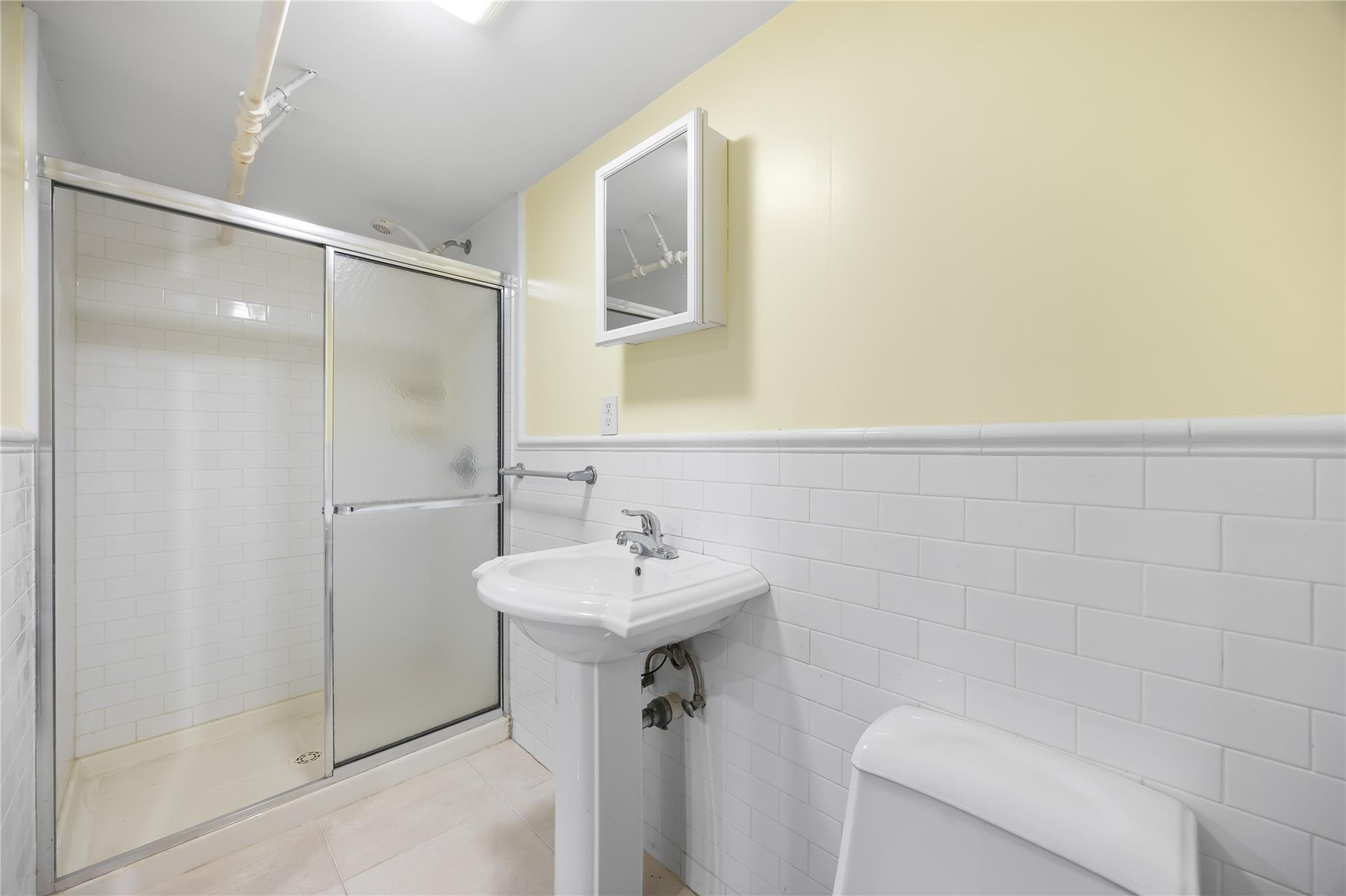 Single Family Garland  Queens, NY 11364, MLS-868993-22