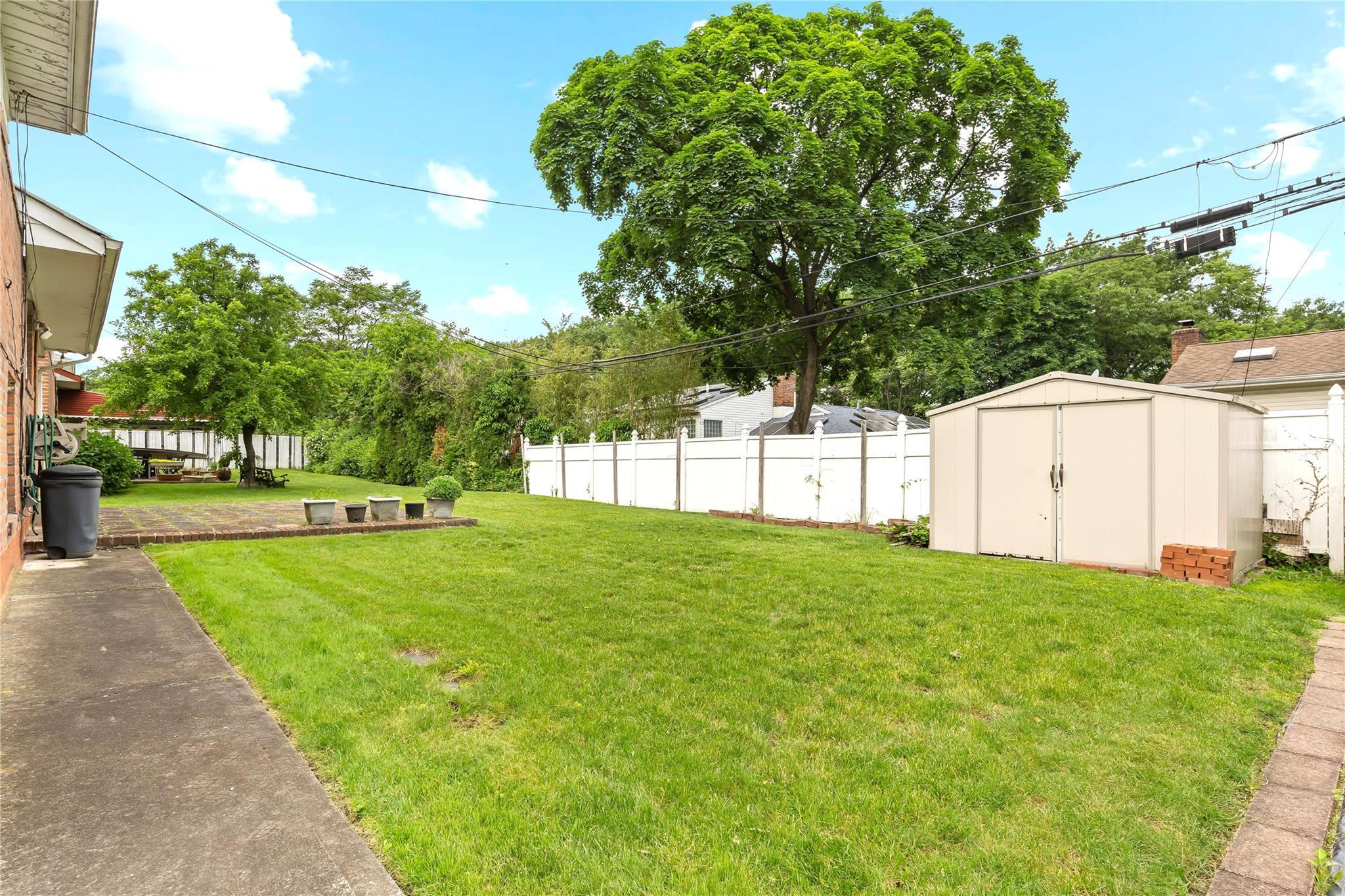 Single Family Garland  Queens, NY 11364, MLS-868993-27