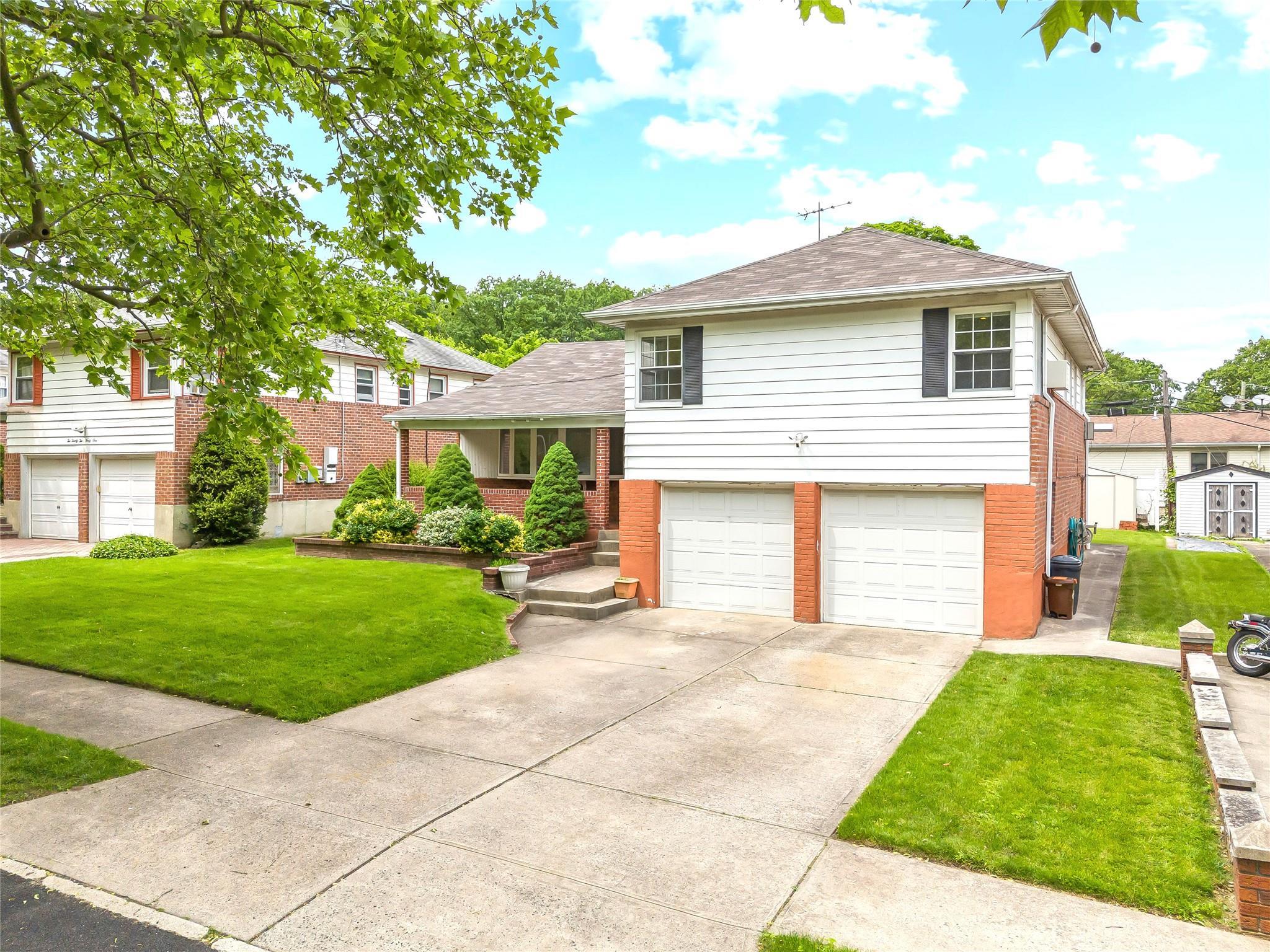 Single Family Garland  Queens, NY 11364, MLS-868993-31