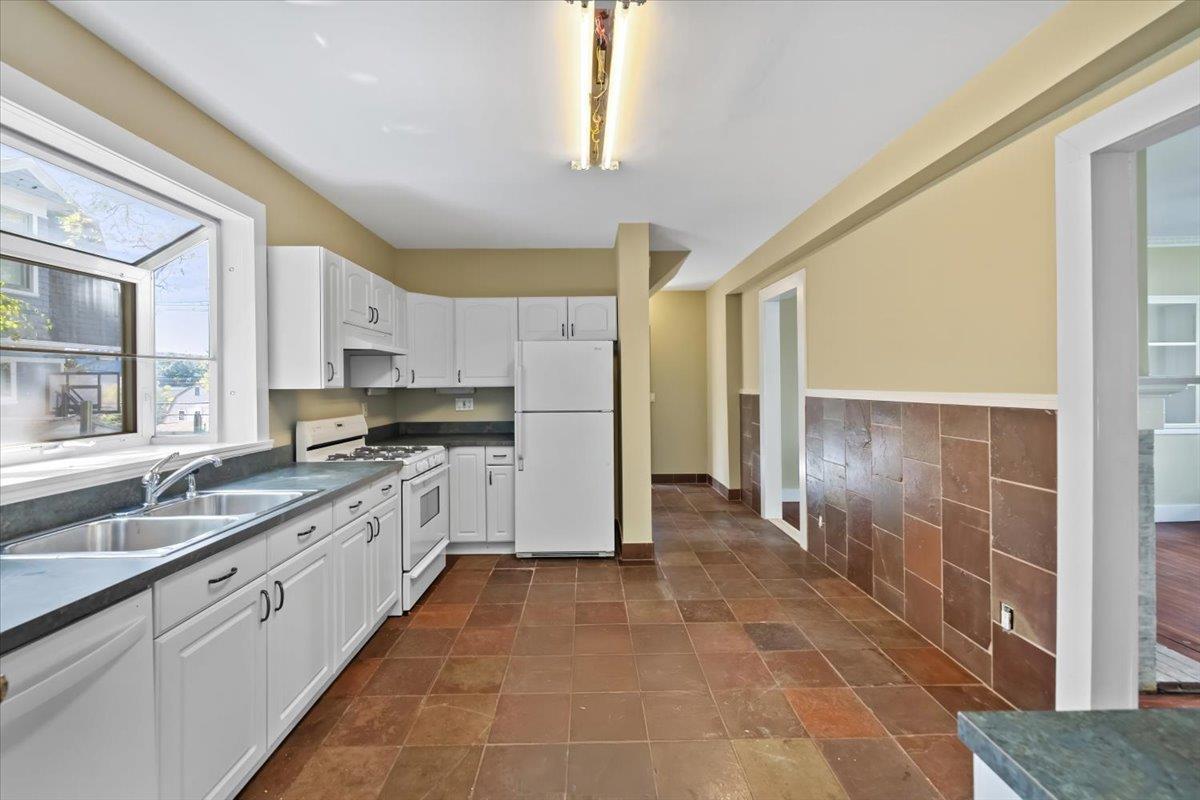 Single Family Broadway  Westchester County, NY 10522, MLS-869012-9