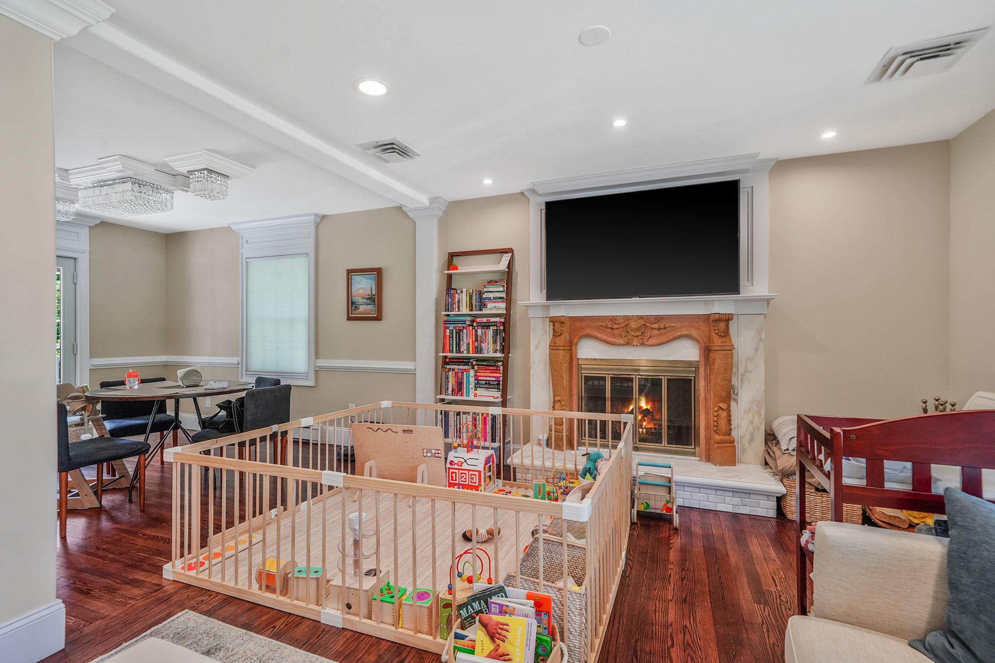 Single Family Clay Pitts  Suffolk County, NY 11740, MLS-869044-13