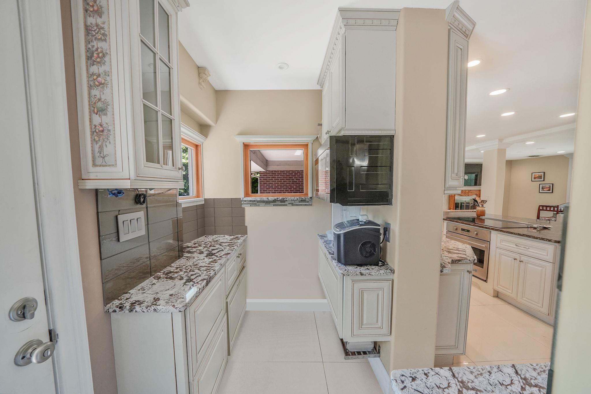 Single Family Clay Pitts  Suffolk County, NY 11740, MLS-869044-22