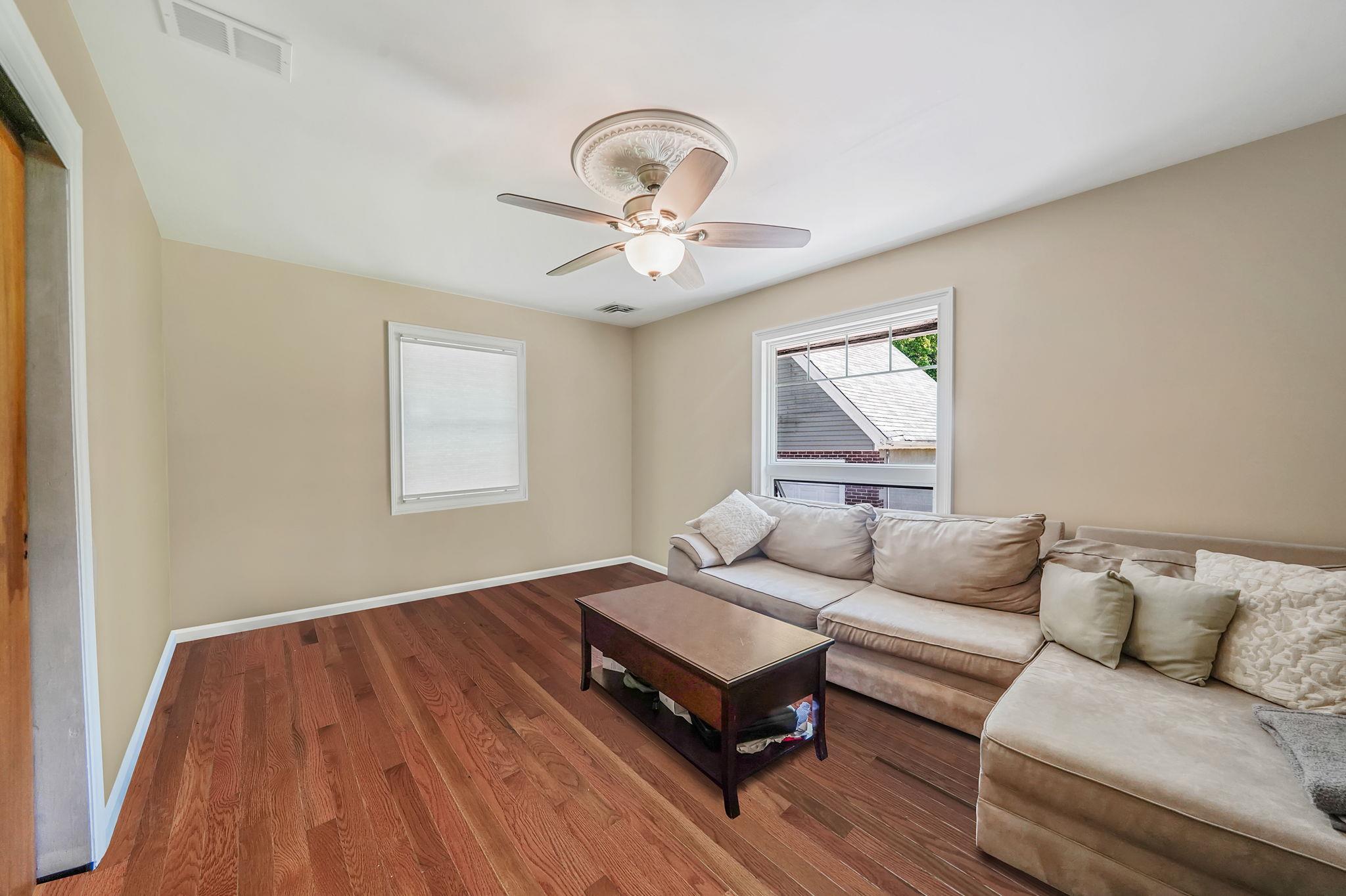 Single Family Clay Pitts  Suffolk County, NY 11740, MLS-869044-29