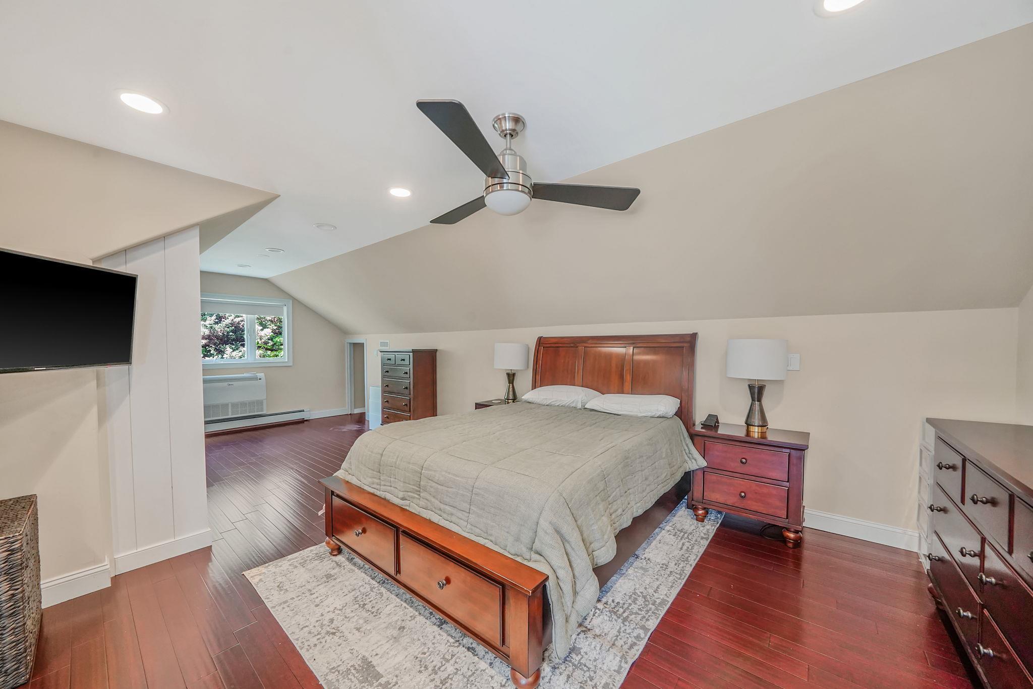 Single Family Clay Pitts  Suffolk County, NY 11740, MLS-869044-31