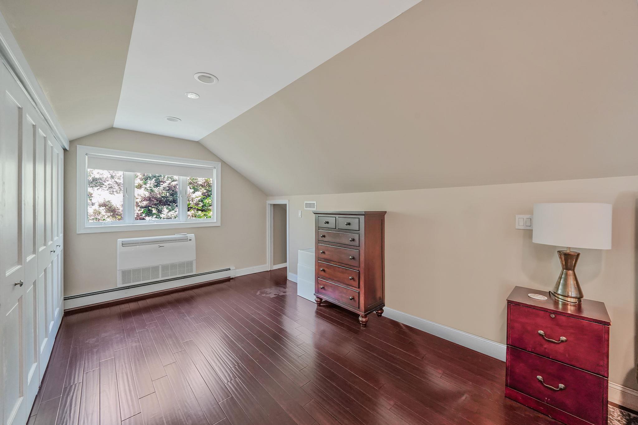 Single Family Clay Pitts  Suffolk County, NY 11740, MLS-869044-34