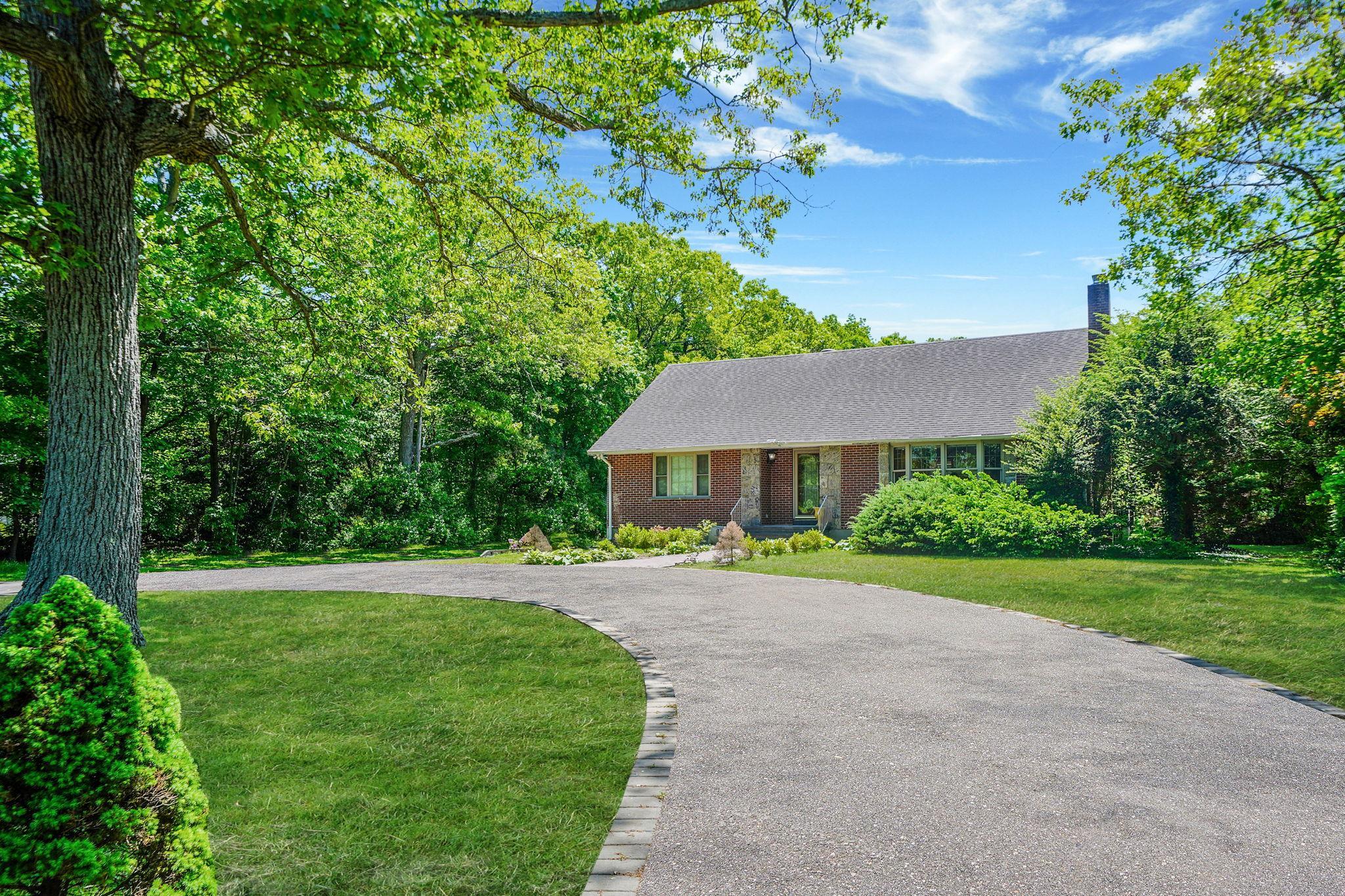 Single Family Clay Pitts  Suffolk County, NY 11740, MLS-869044-4