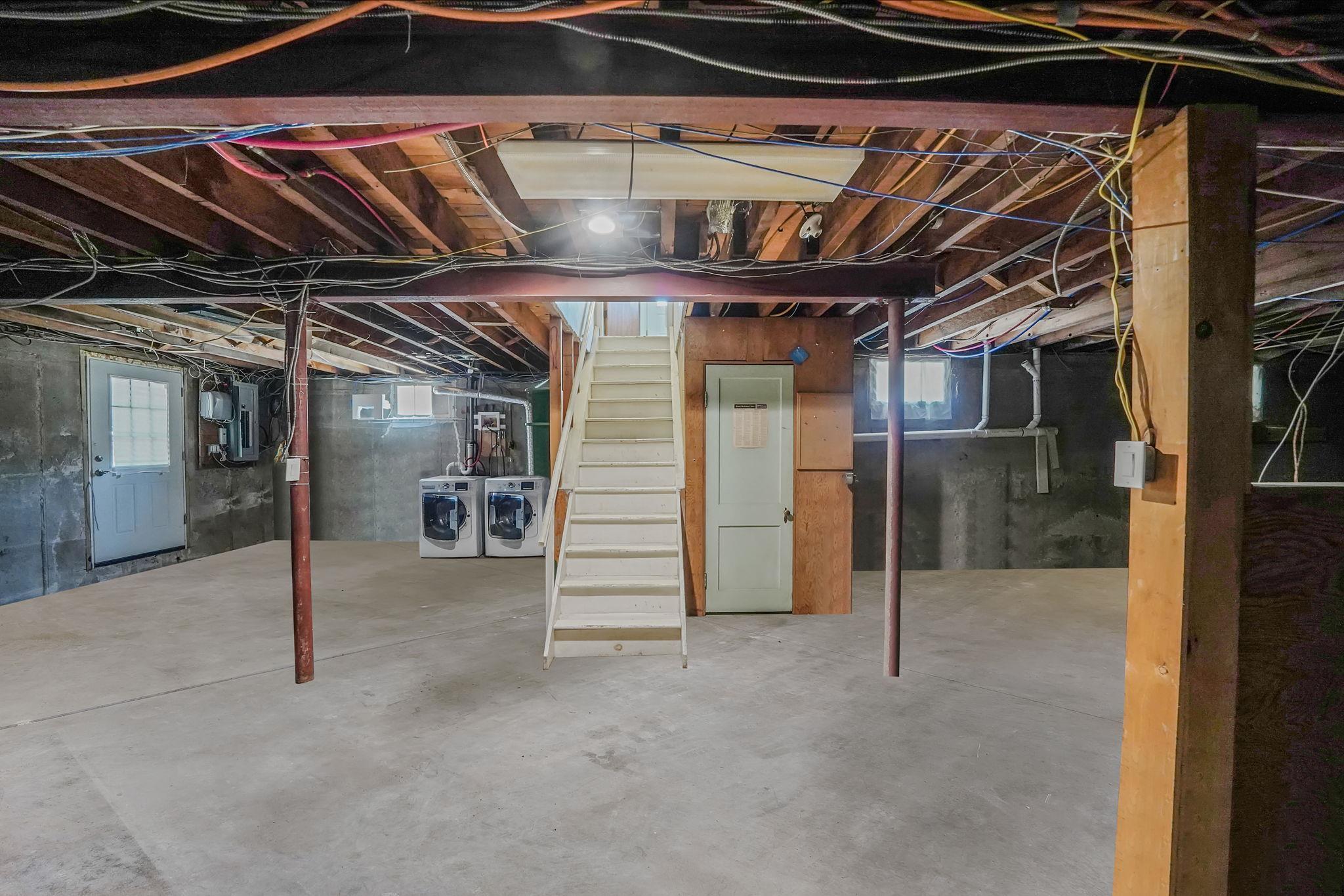 Single Family Clay Pitts  Suffolk County, NY 11740, MLS-869044-43