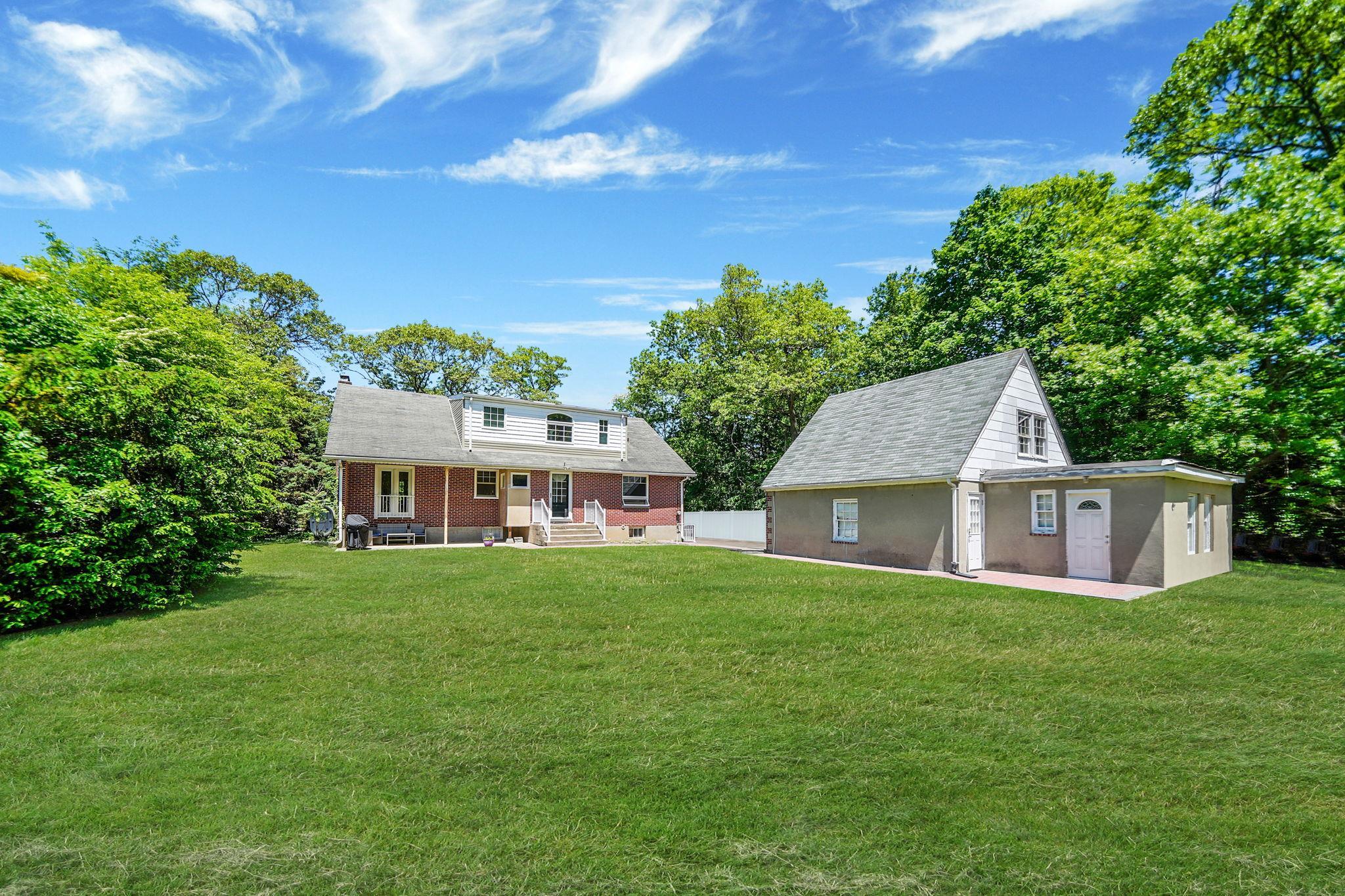 Single Family Clay Pitts  Suffolk County, NY 11740, MLS-869044-8