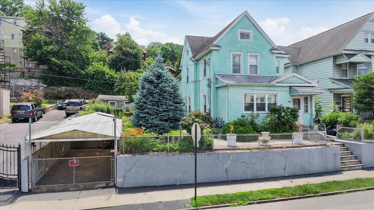 Single Family Burhans  Westchester County, NY 10701, MLS-869067-38