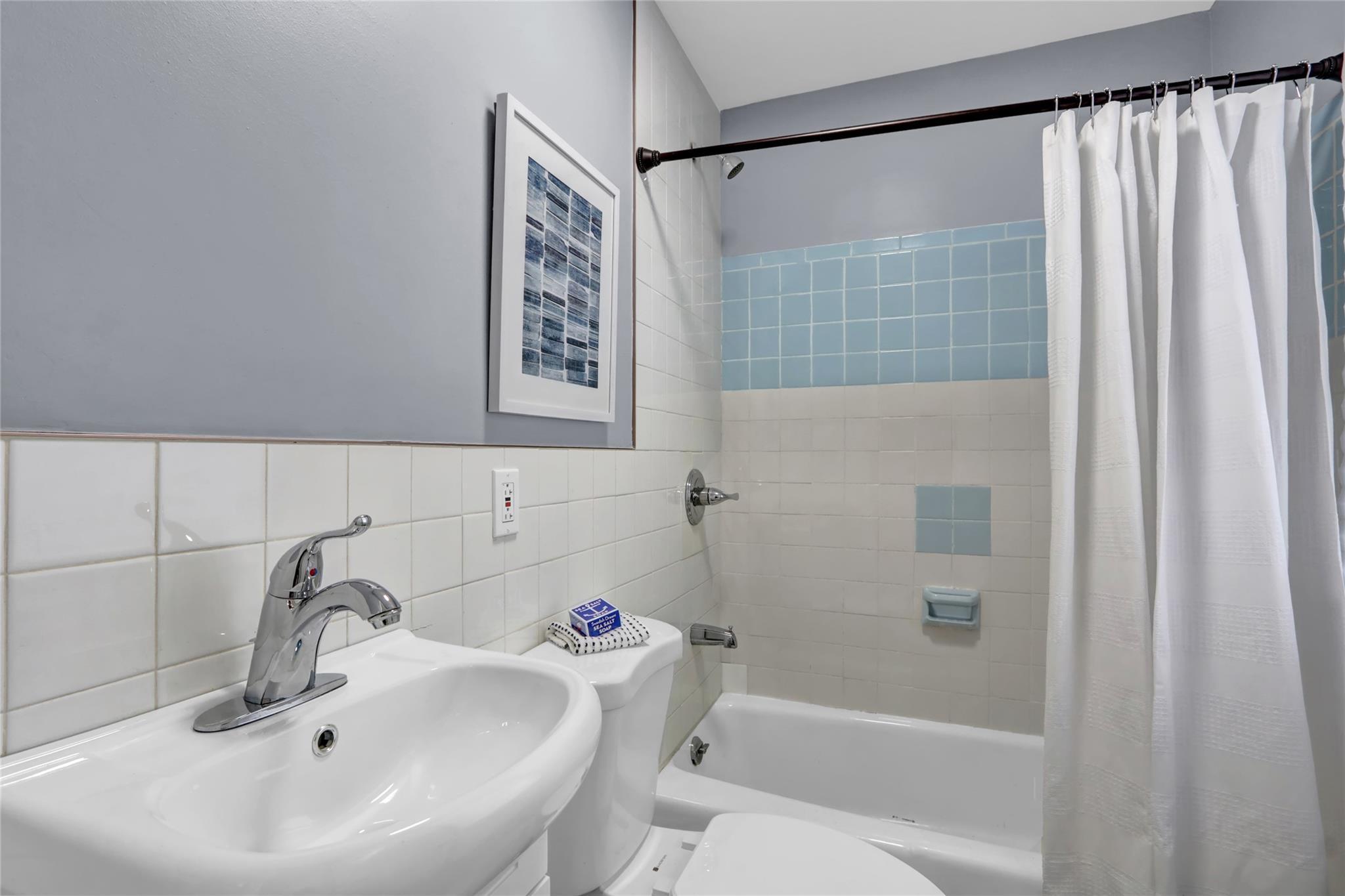 Single Family 219th  Queens, NY 11428, MLS-869082-9