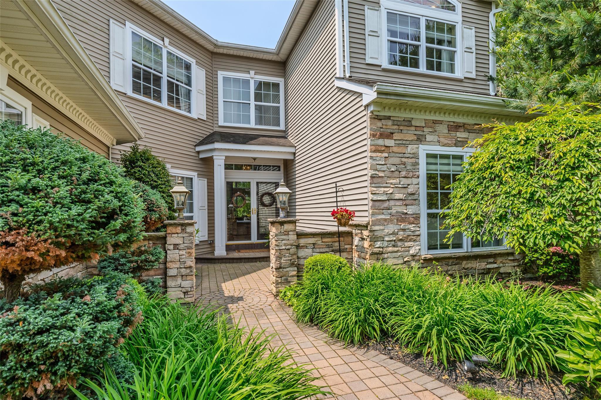 Condo Hamlet  Suffolk County, NY 11766, MLS-869090-10