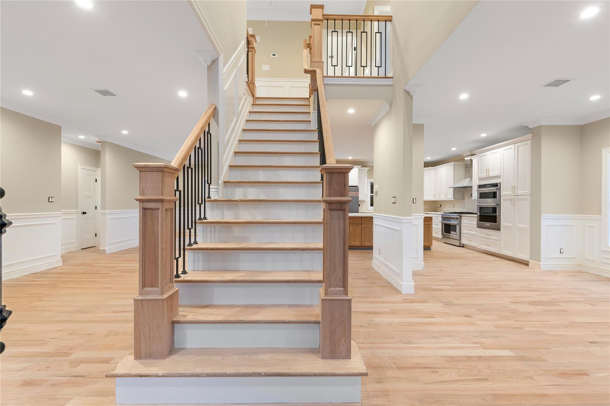 Single Family Bayside  Nassau County, NY 11793, MLS-869131-3