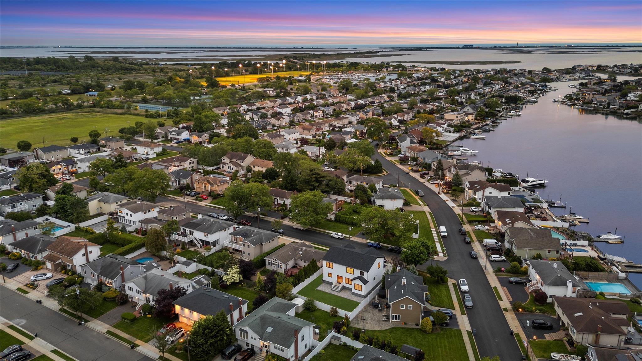 Single Family Bayside  Nassau County, NY 11793, MLS-869131-31