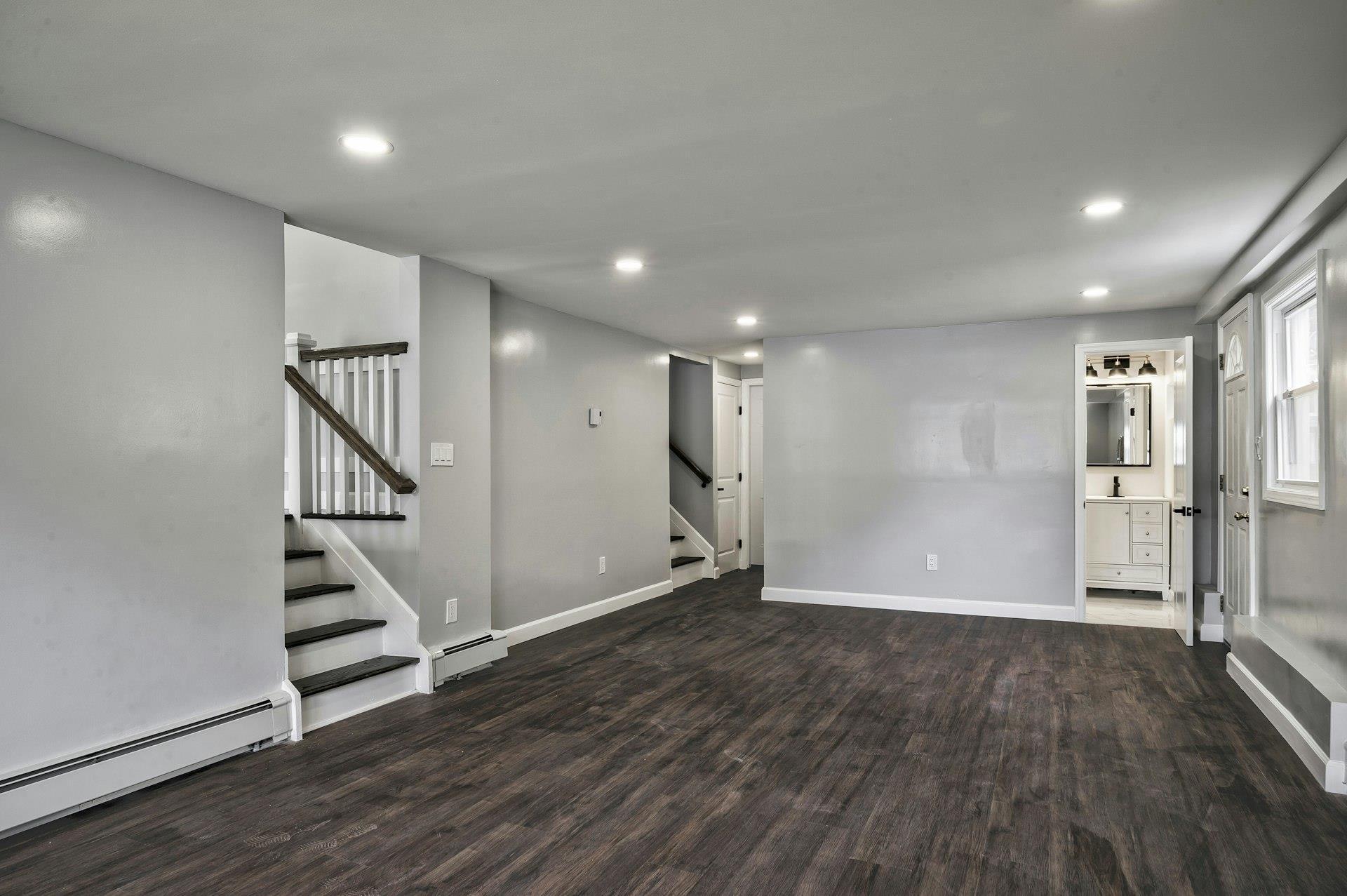 Single Family Evelyn Ave  Nassau County, NY 11554, MLS-869151-14
