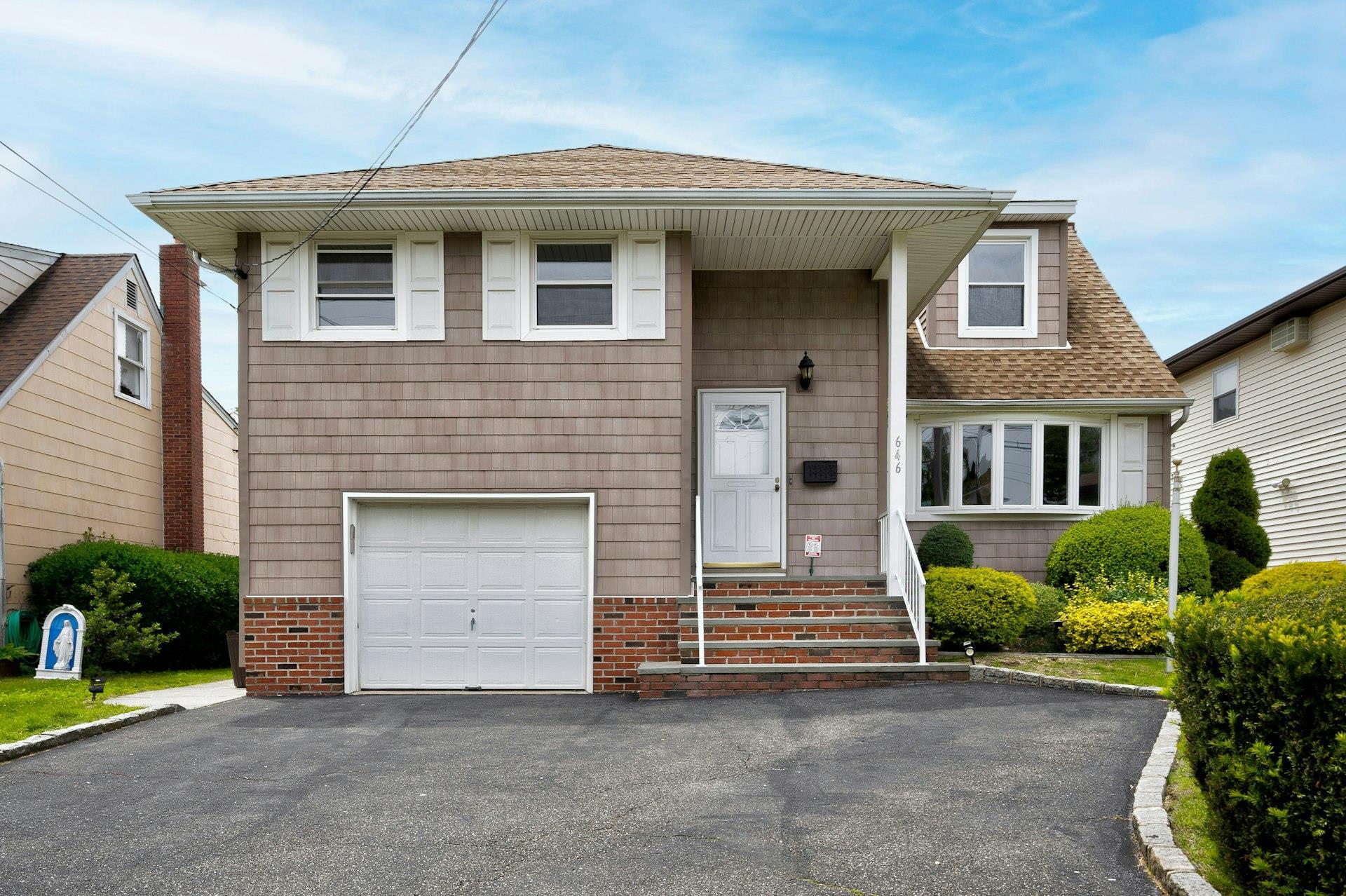 Single Family Evelyn Ave  Nassau County, NY 11554, MLS-869151-2