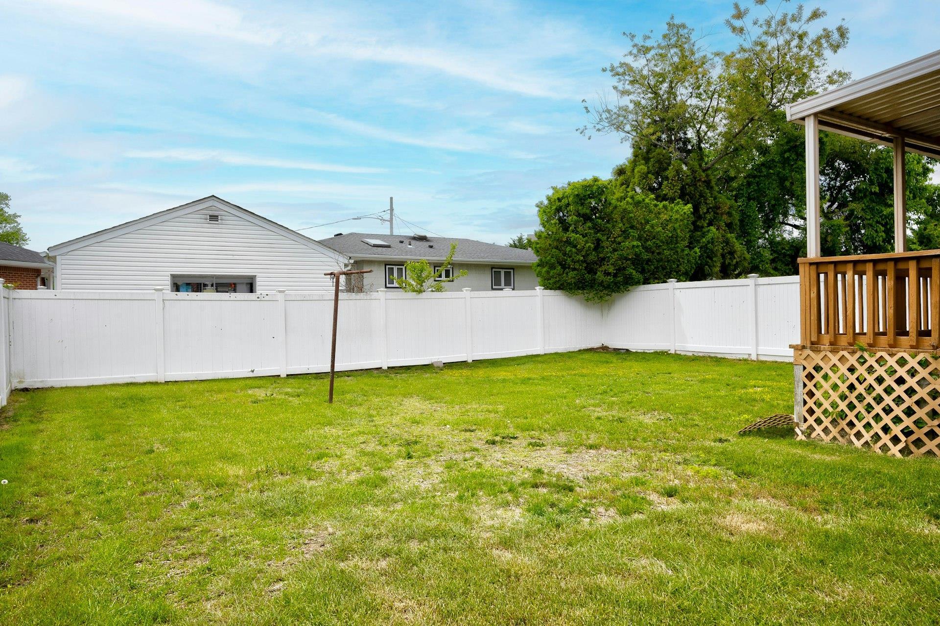 Single Family Evelyn Ave  Nassau County, NY 11554, MLS-869151-23