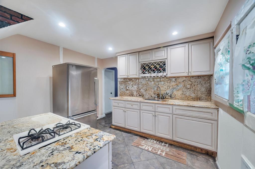 Single Family Mary  Nassau County, NY 11580, MLS-869162-12