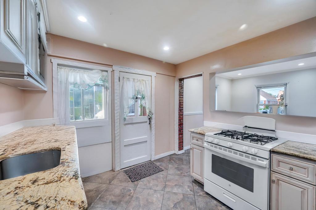 Single Family Mary  Nassau County, NY 11580, MLS-869162-14