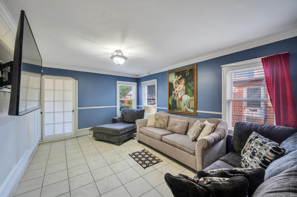 Single Family Mary  Nassau County, NY 11580, MLS-869162-7