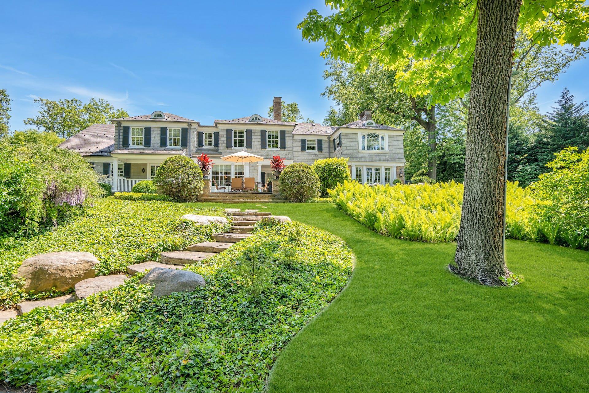 Single Family Elderfields  Nassau County, NY 11030, MLS-869172-21