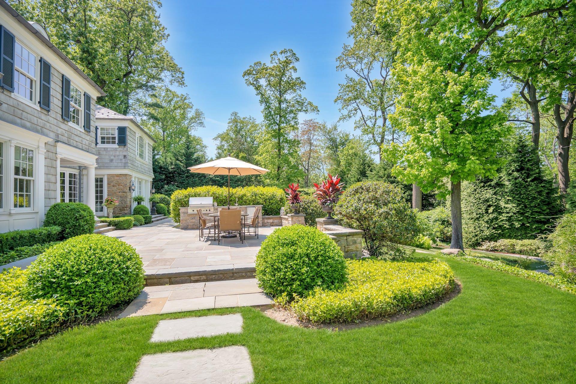 Single Family Elderfields  Nassau County, NY 11030, MLS-869172-22