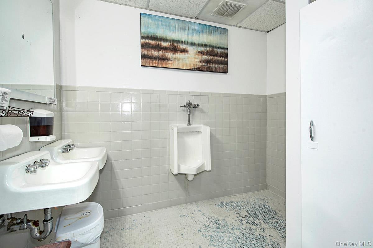Commercial Sale Ampere  Bronx, NY 10465, MLS-869175-17