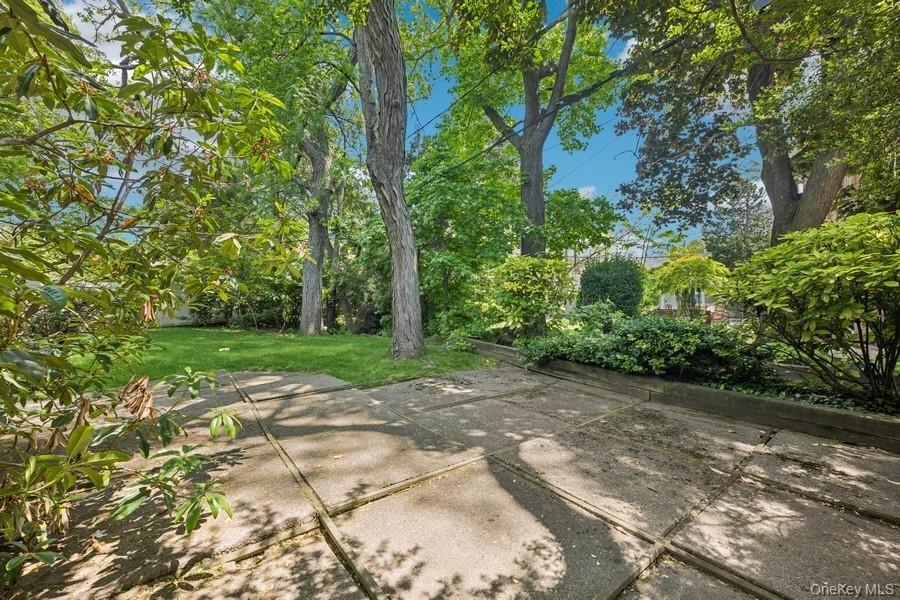 Single Family Sherwood Nassau County, NY 11581, MLS-869187-16