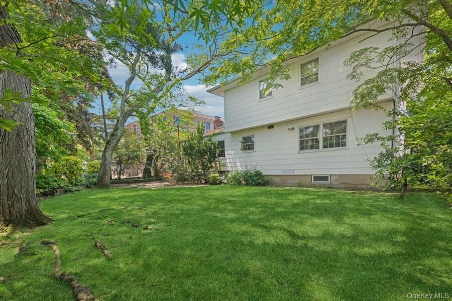 Single Family Sherwood  Nassau County, NY 11581, MLS-869187-17