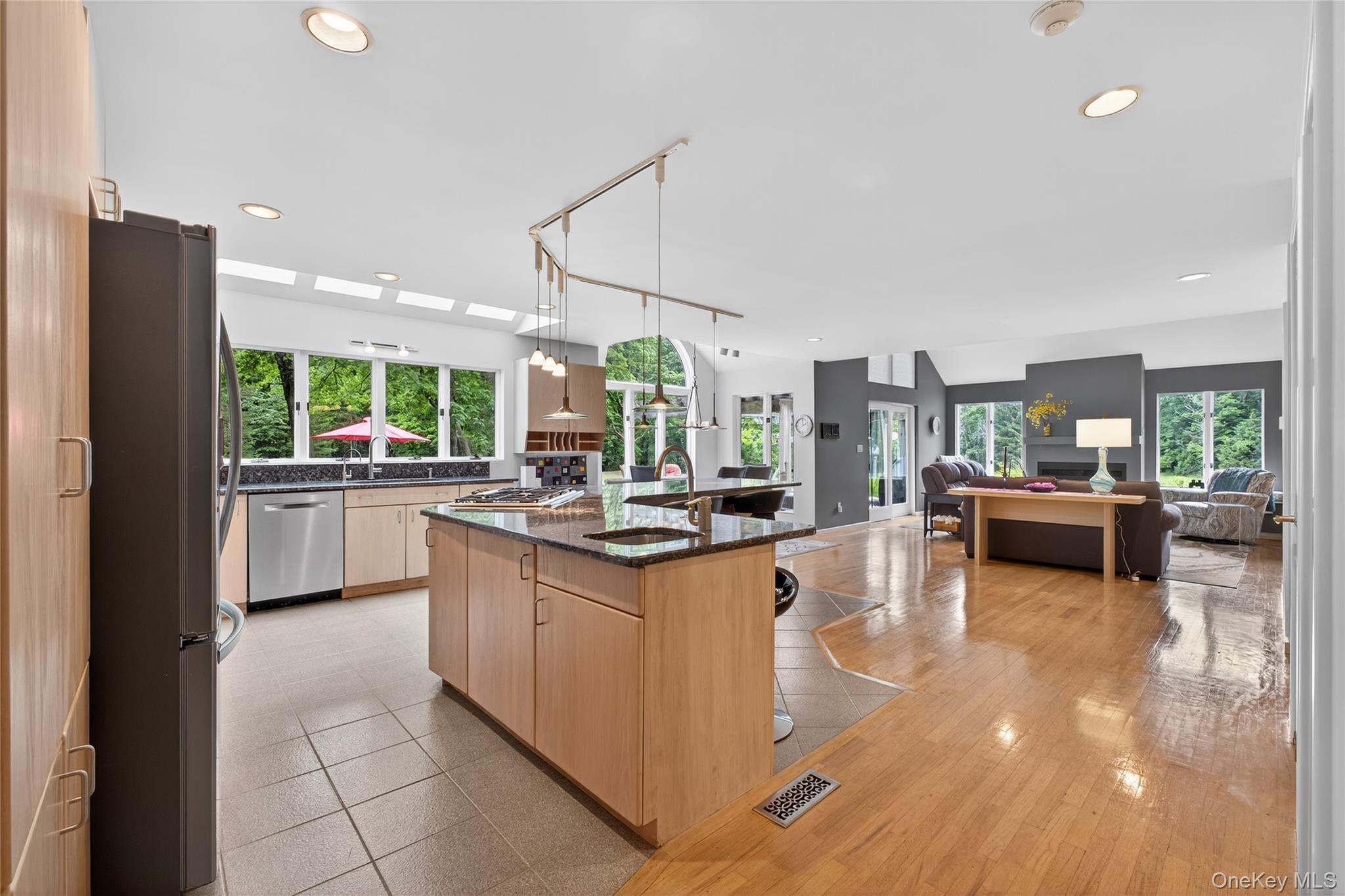 Single Family Sleight Plass Dutchess County, NY 12603, MLS-869208-10