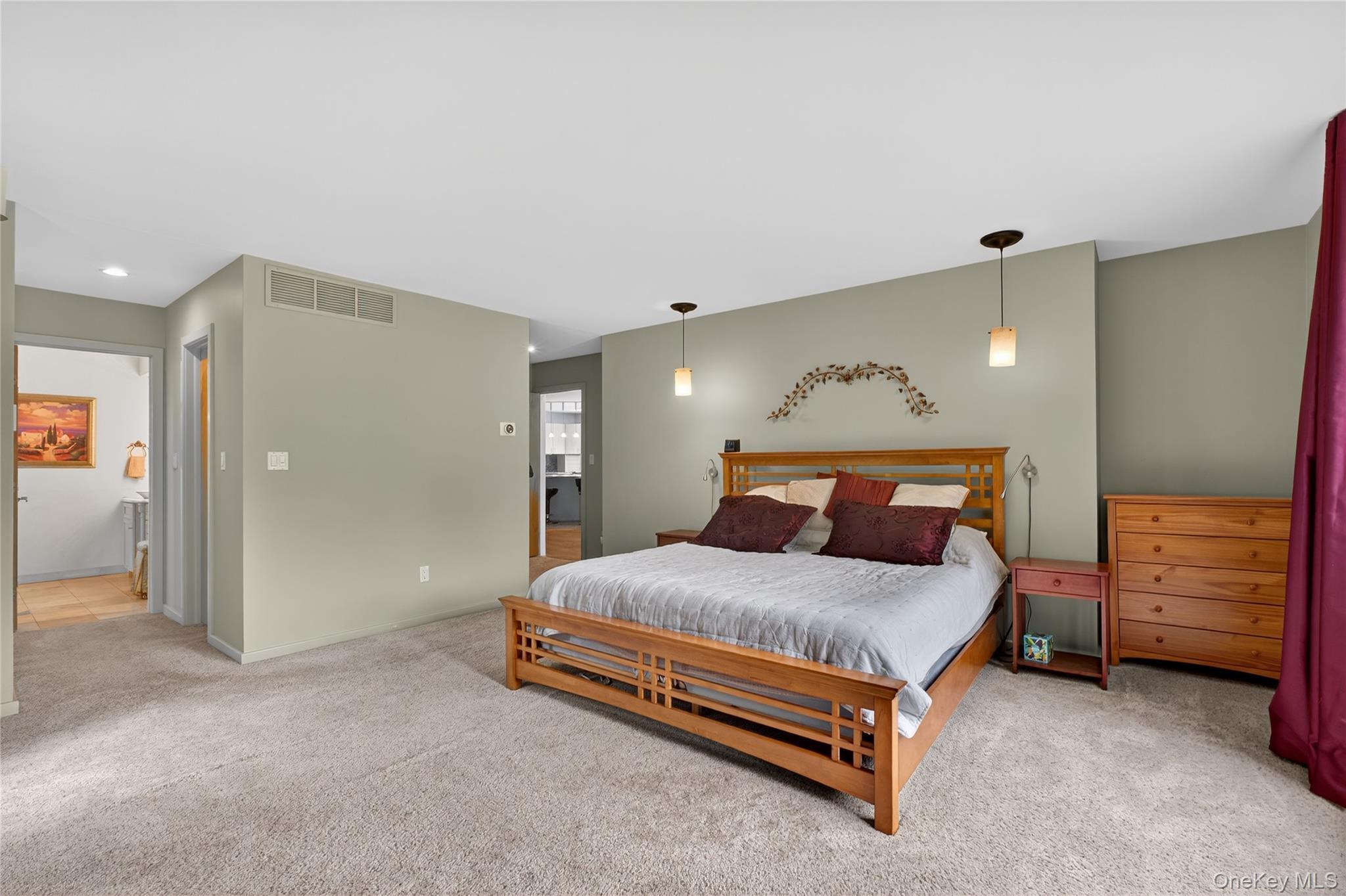 Single Family Sleight Plass Dutchess County, NY 12603, MLS-869208-20