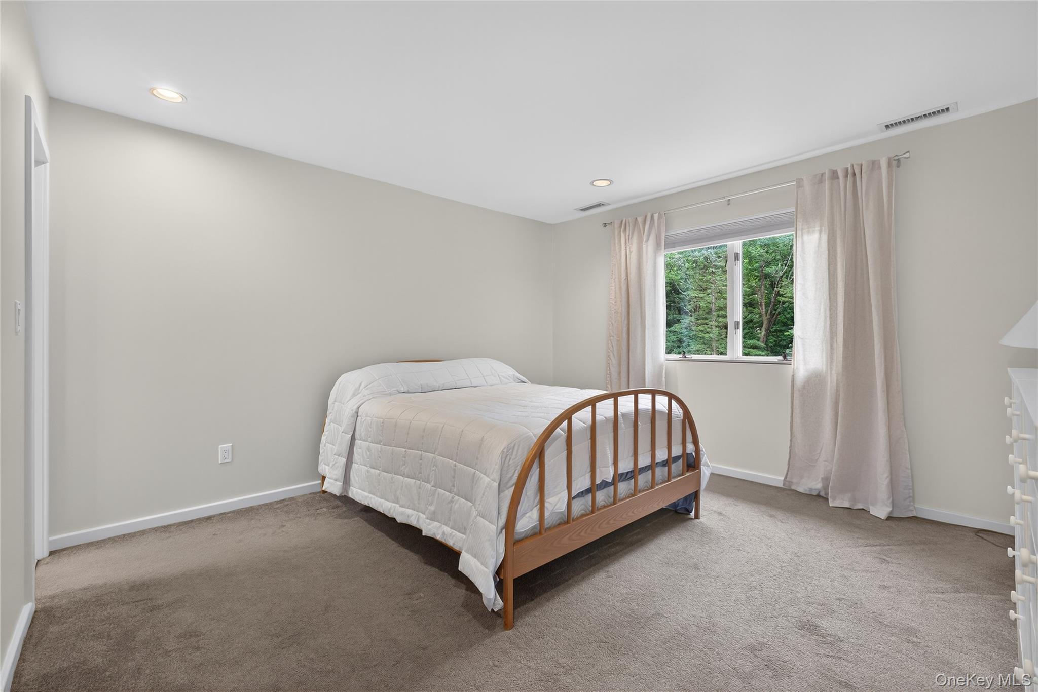 Single Family Sleight Plass Dutchess County, NY 12603, MLS-869208-33