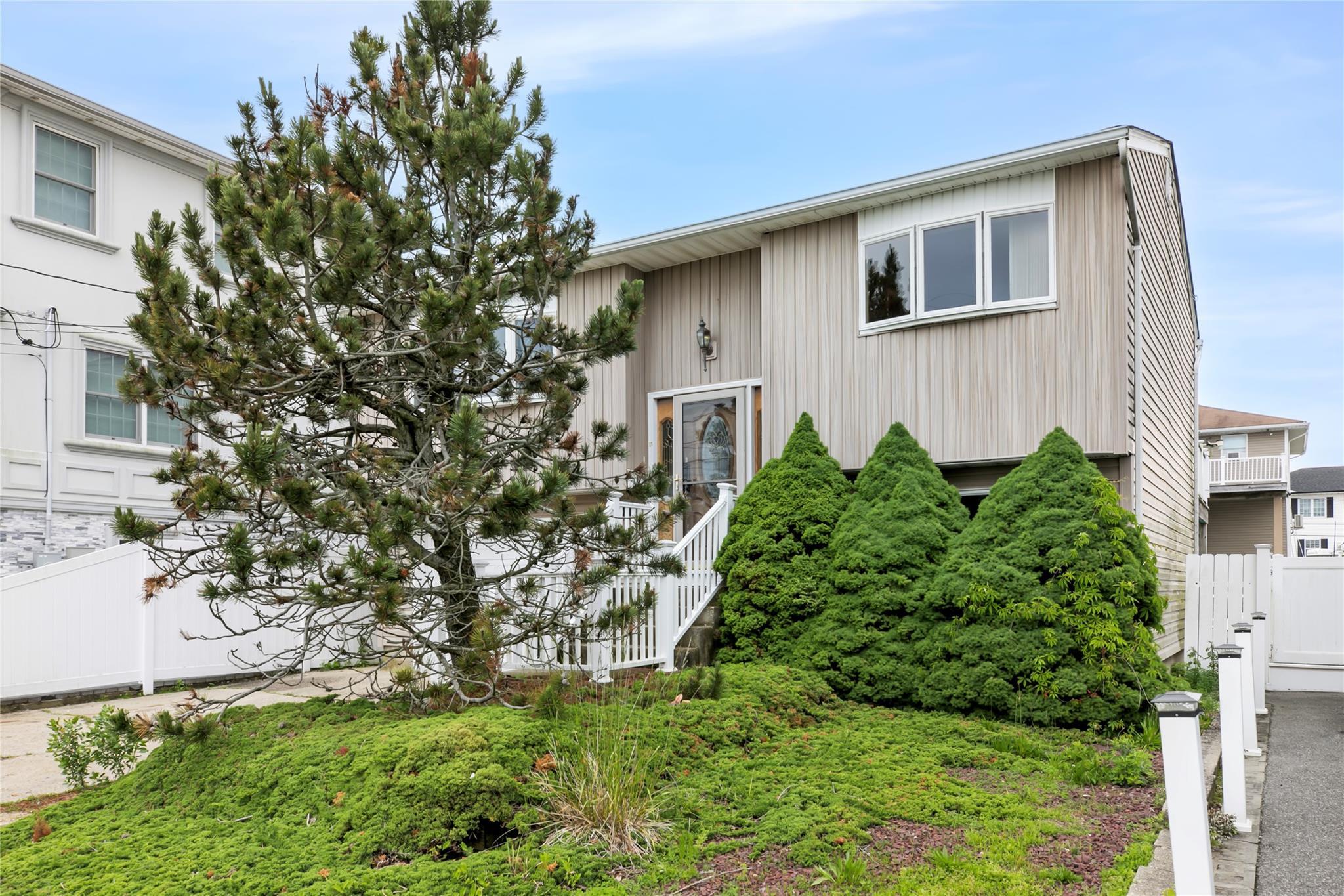 Single Family Arctic  Suffolk County, NY 11757, MLS-869224-2
