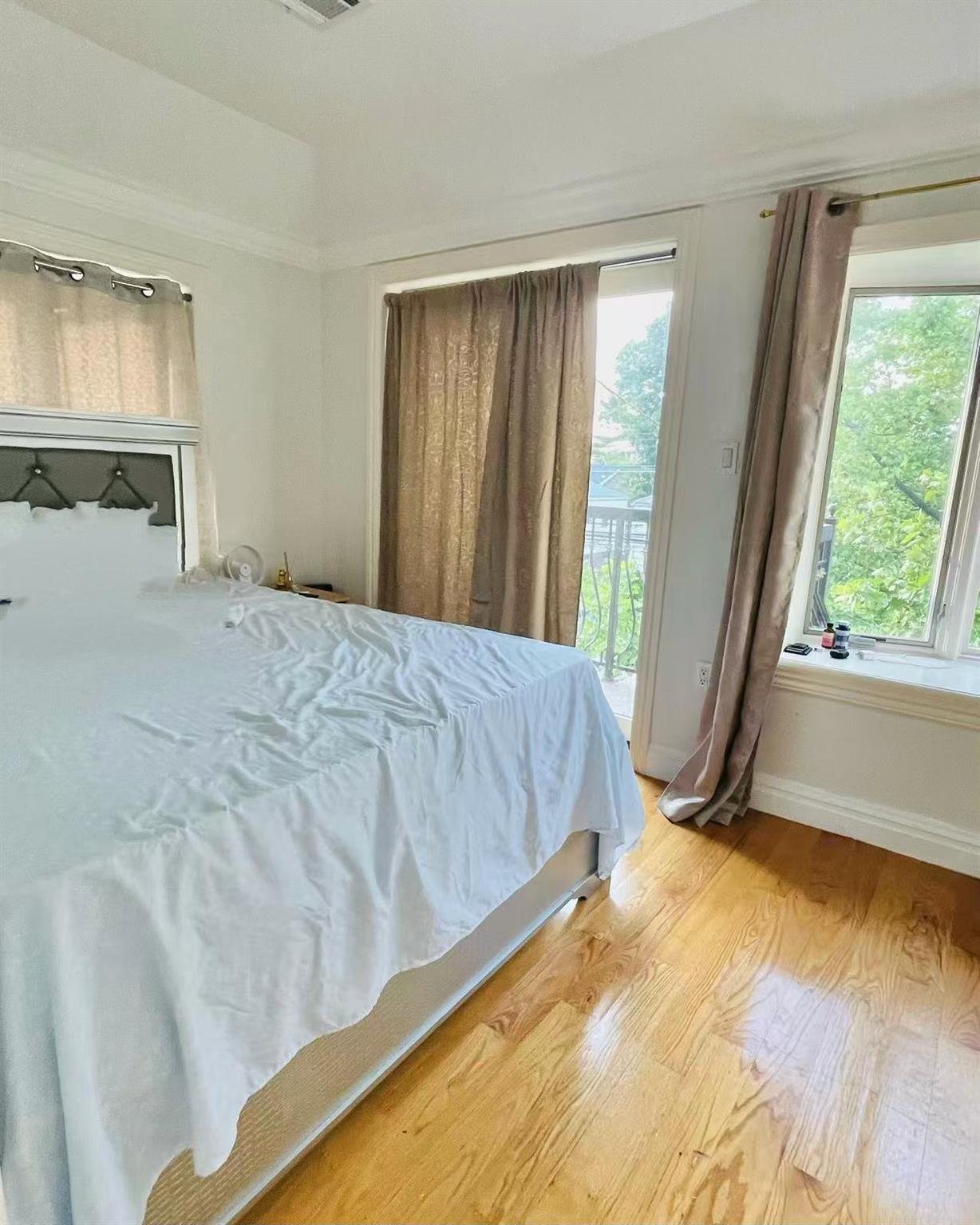 Single Family 14th  Queens, NY 11356, MLS-869245-3
