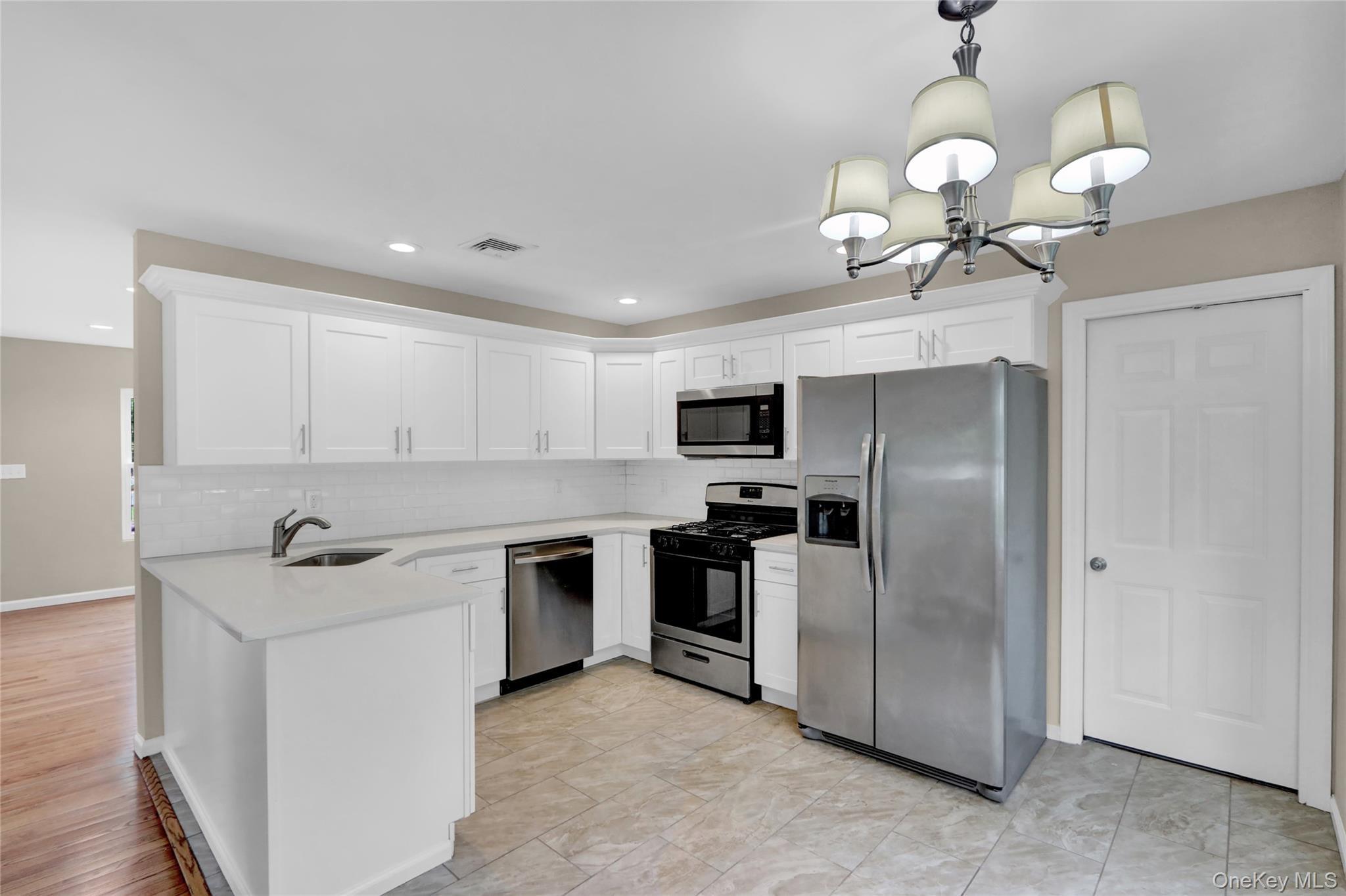 Single Family Teller  Suffolk County, NY 11727, MLS-869248-12